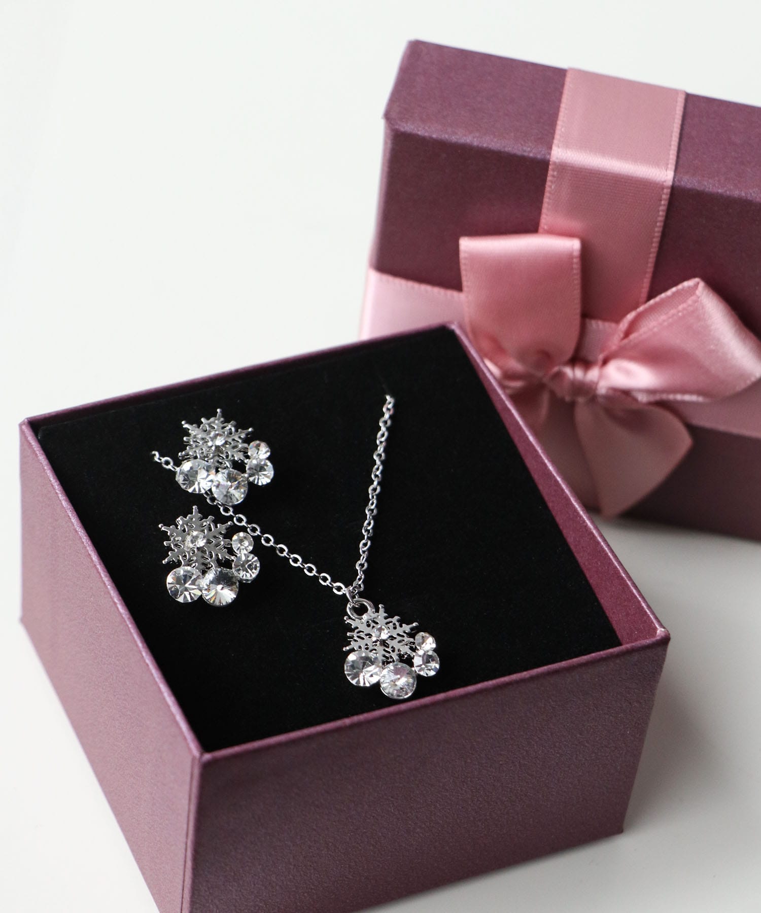 スノーフレーククリスマスカラーピアス