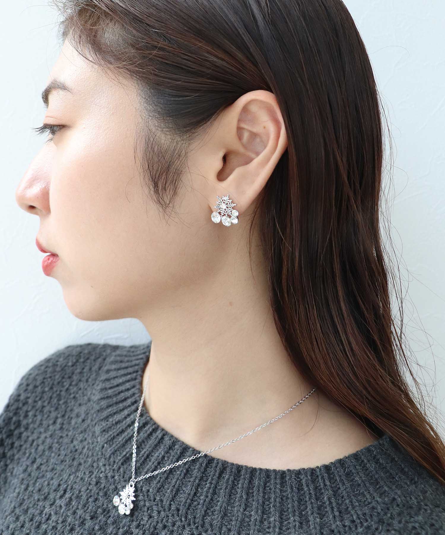 スノーフレーククリスマスカラーピアス