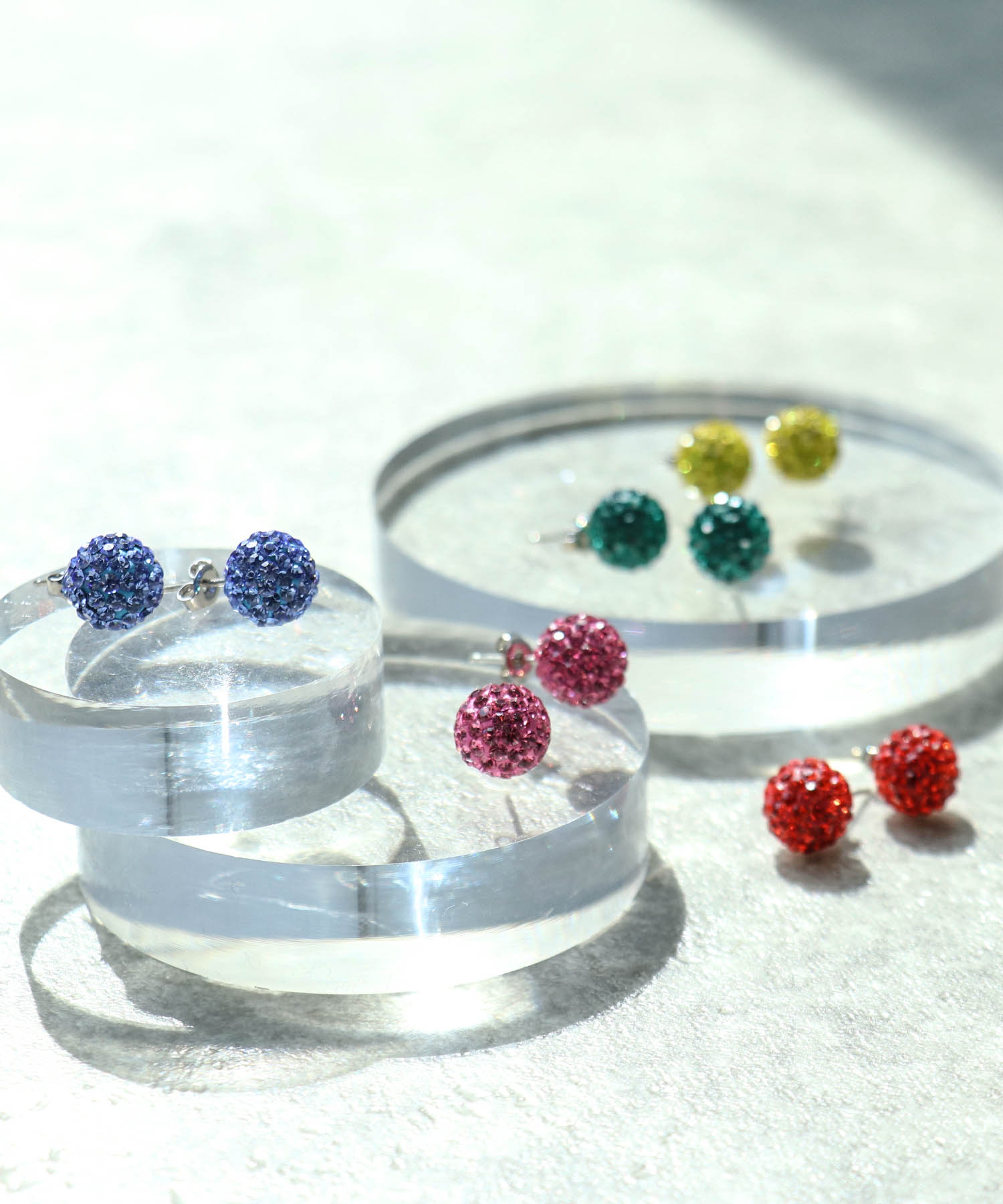 キラリカラーボールピアス