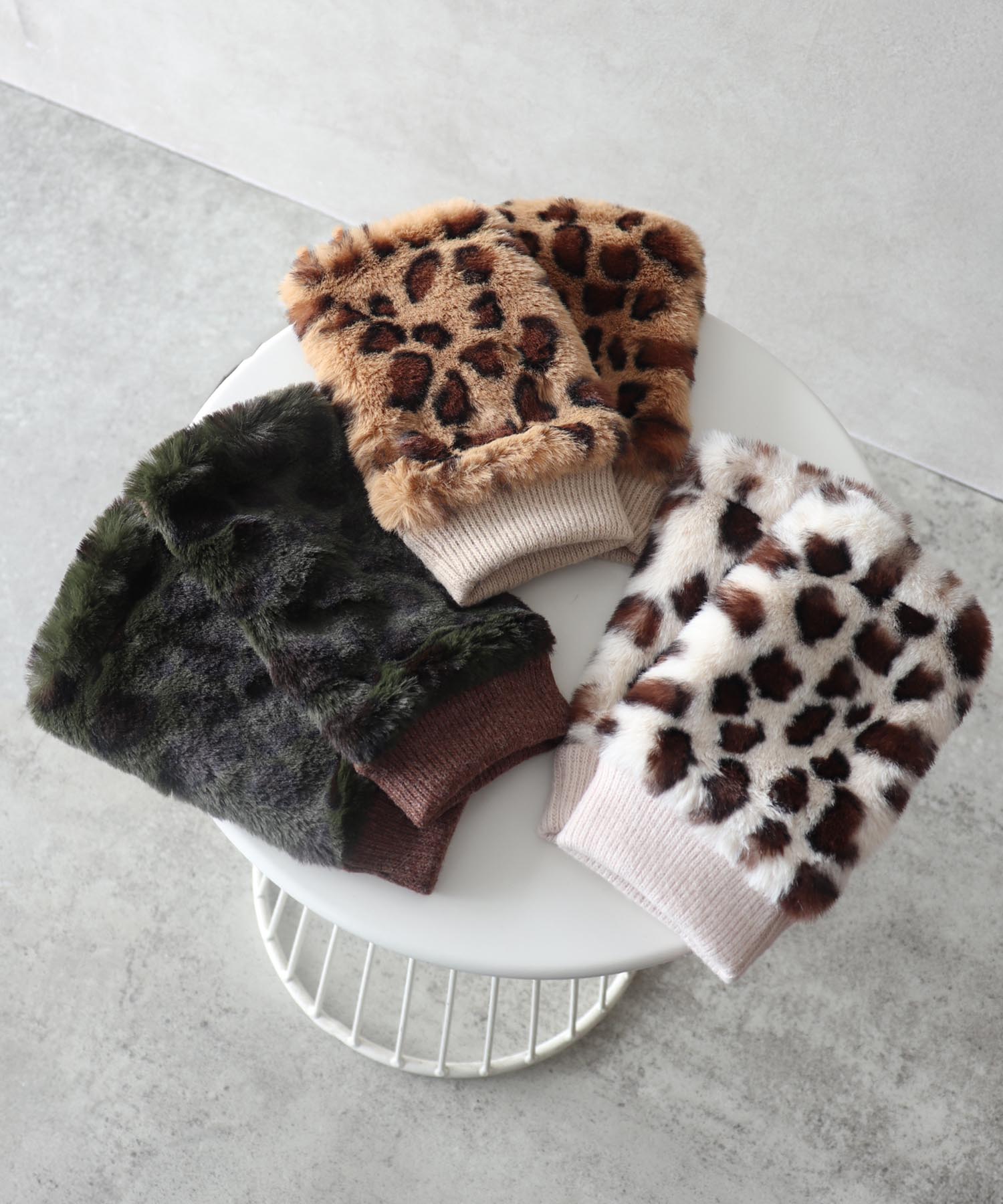 ヒョウ柄ファー指無しグローブ