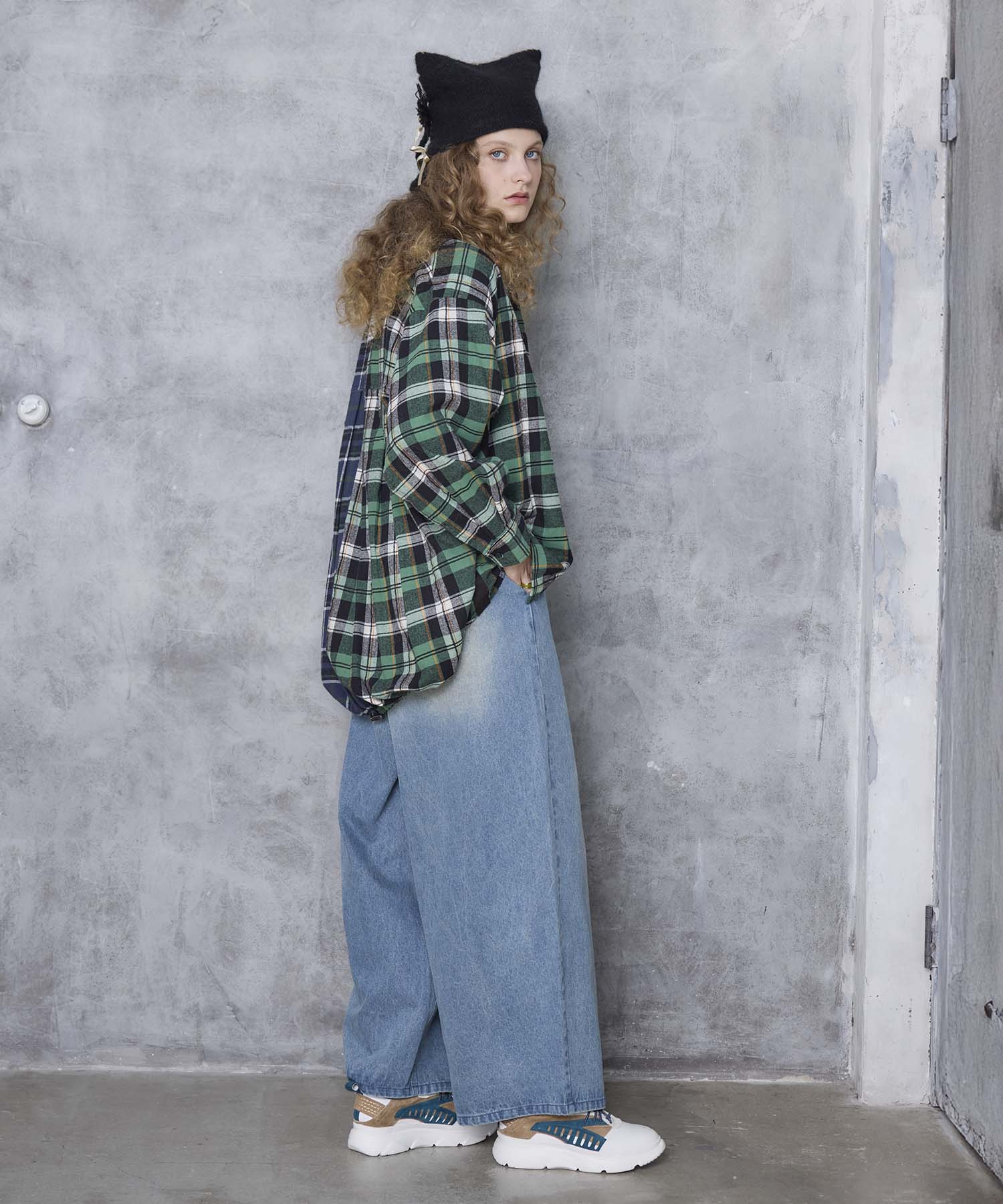 【MARECHAL TERRE】タックデニムパンツ