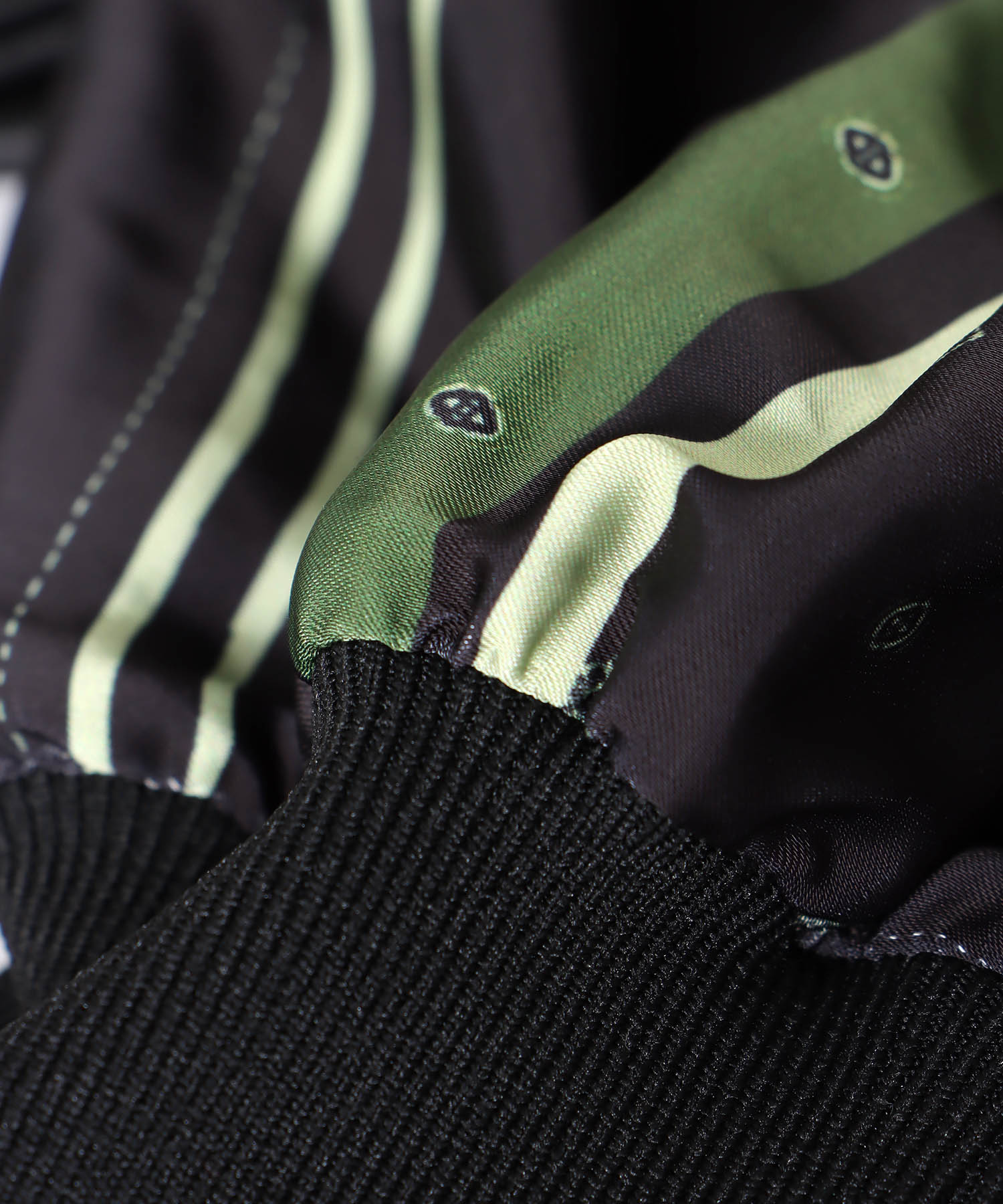 スカーフプリントブルゾン