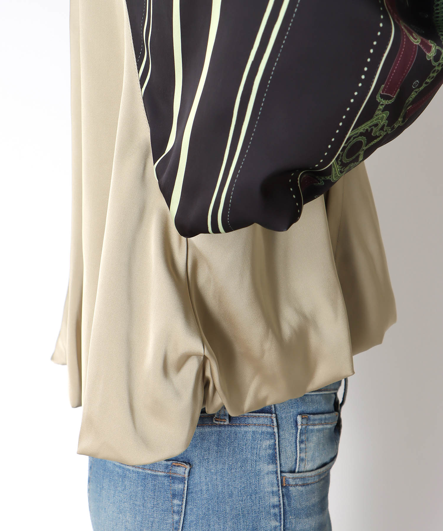 スカーフプリントブルゾン