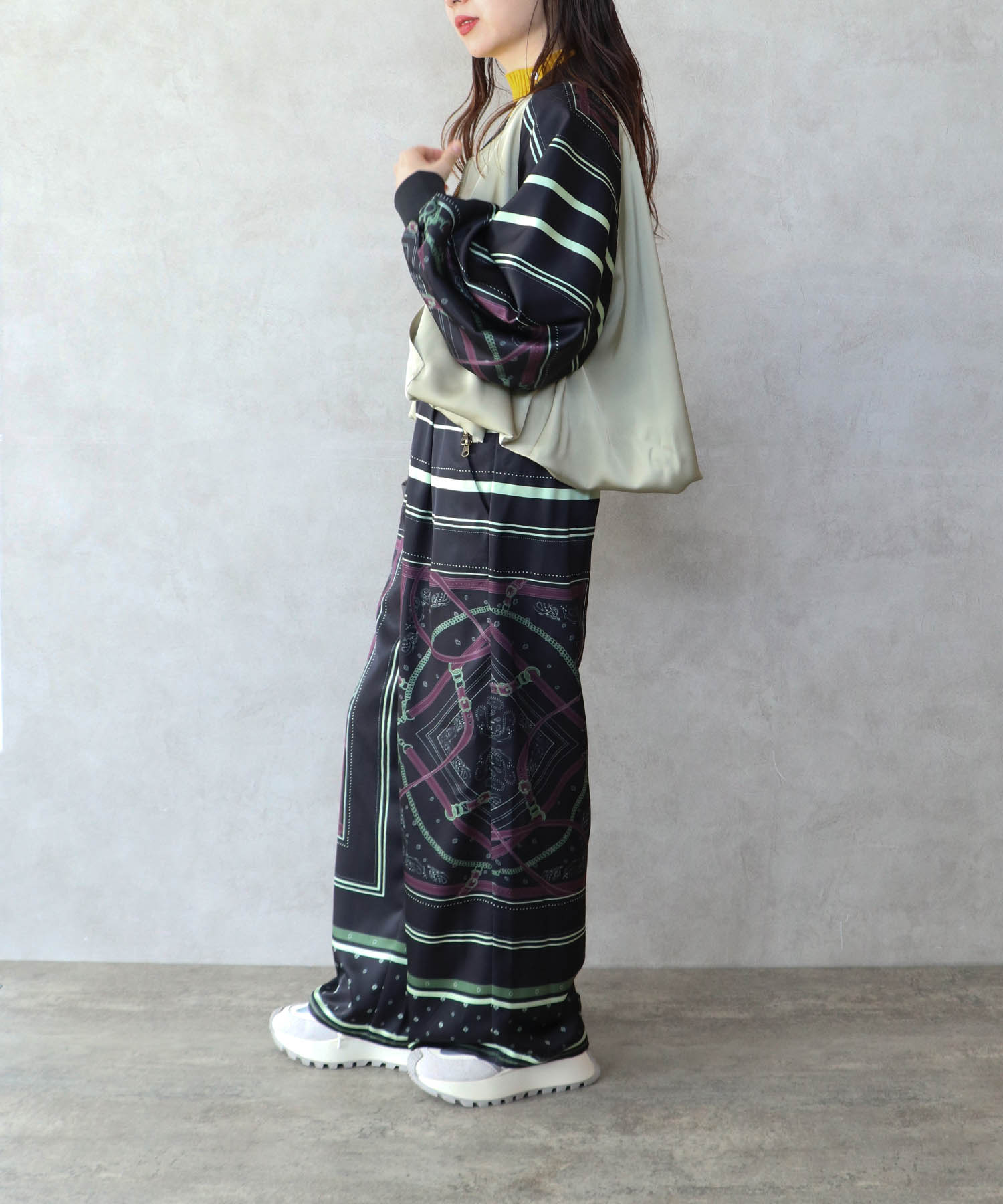 スカーフプリントブルゾン