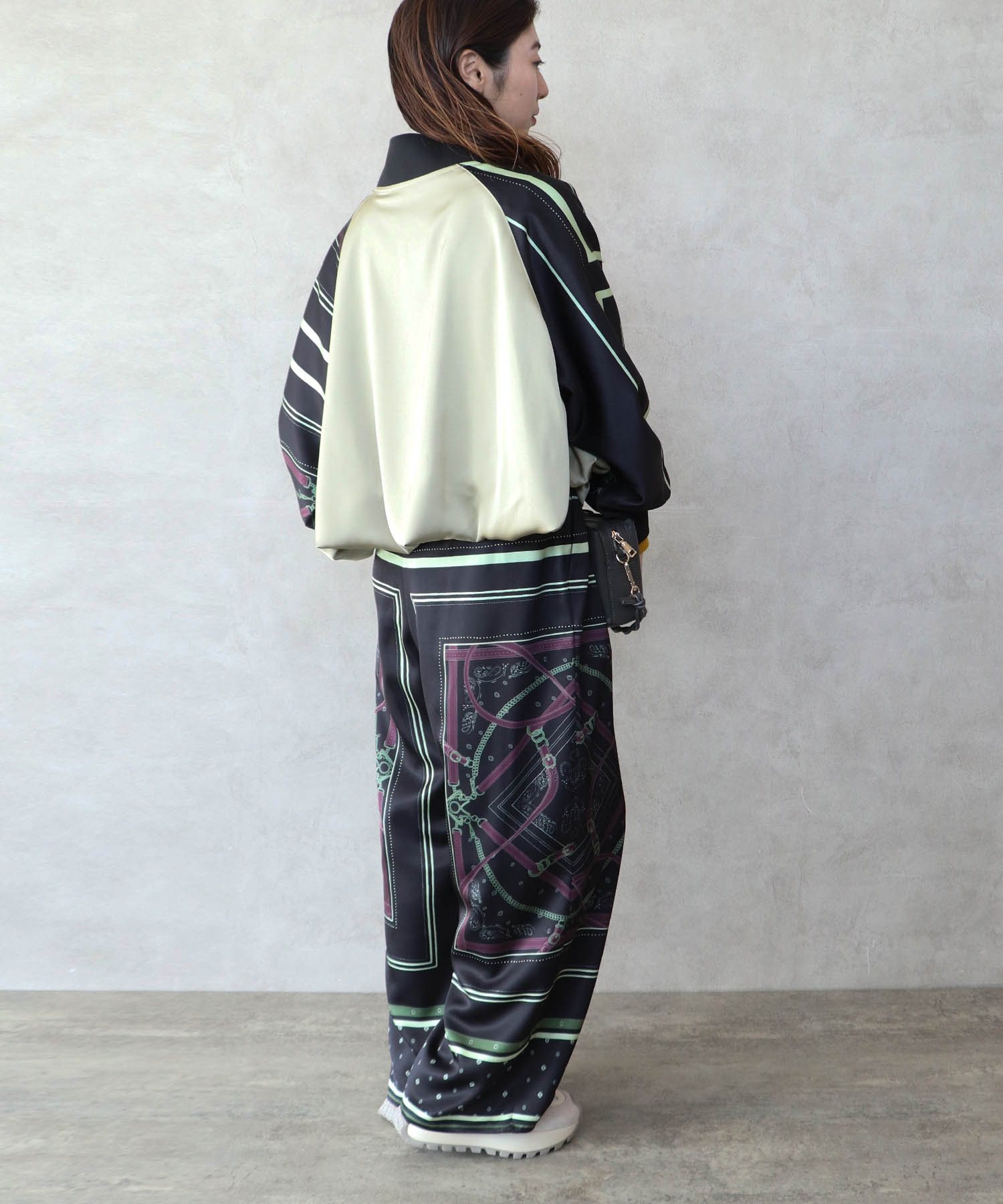 スカーフプリントブルゾン