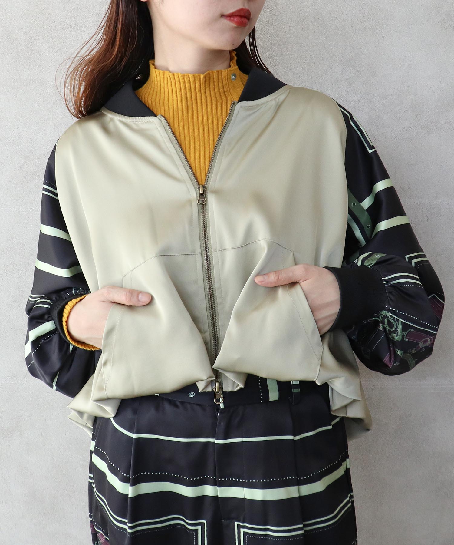 スカーフプリントブルゾン