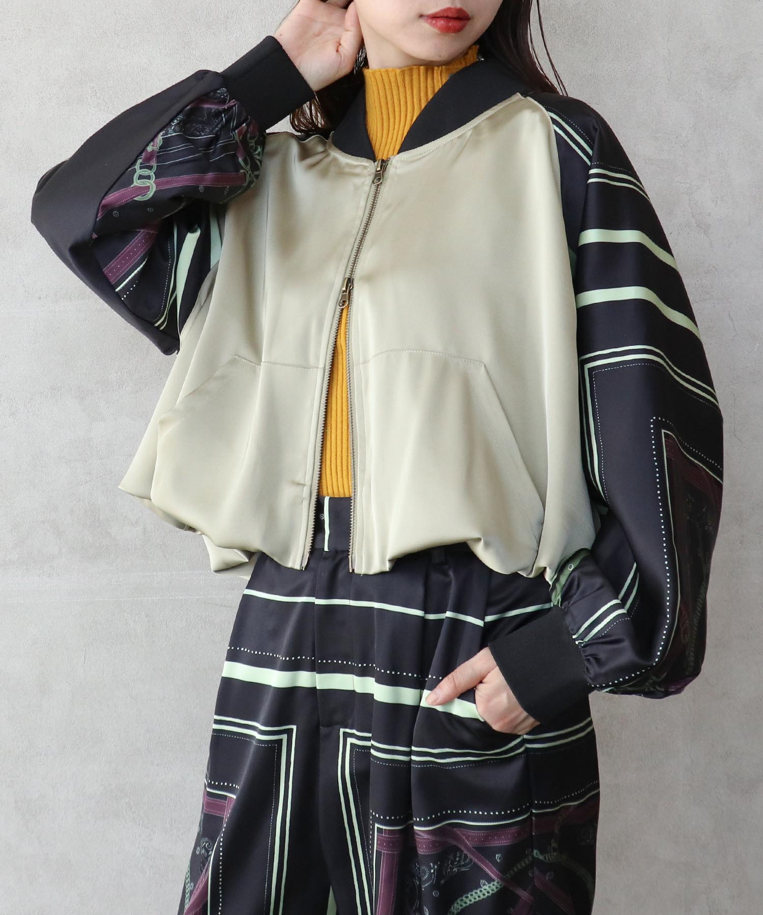 スカーフプリントブルゾン