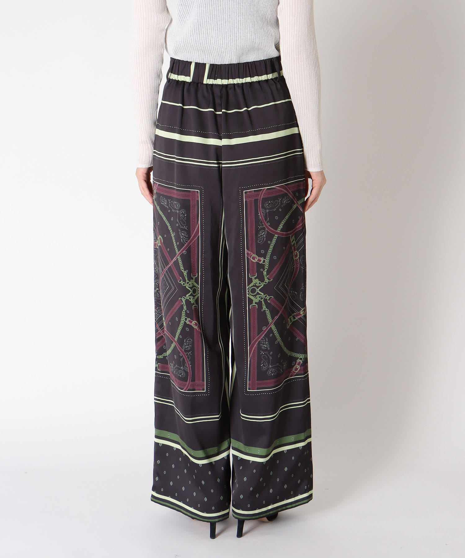 スカーフプリントパンツ