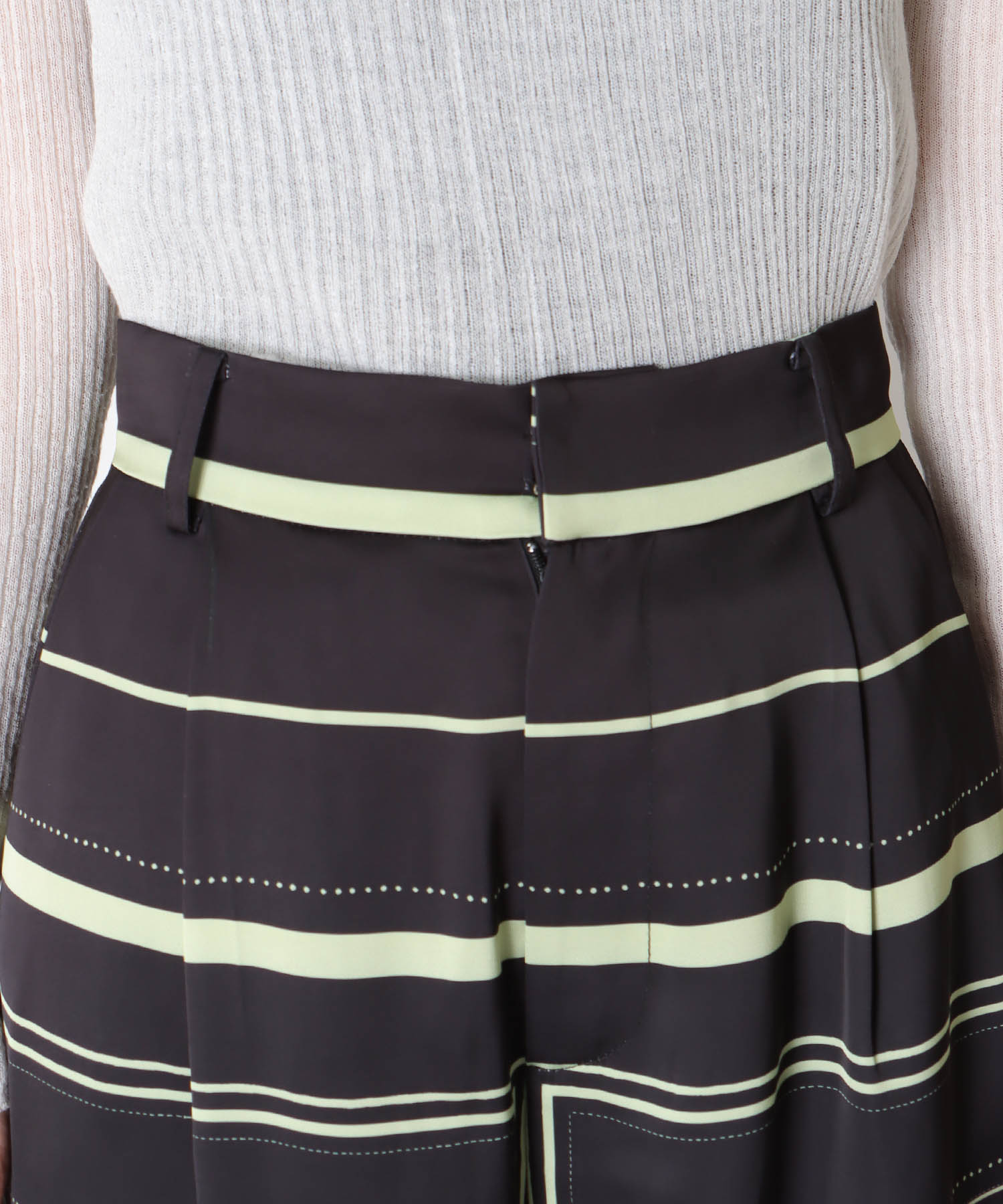 スカーフプリントパンツ