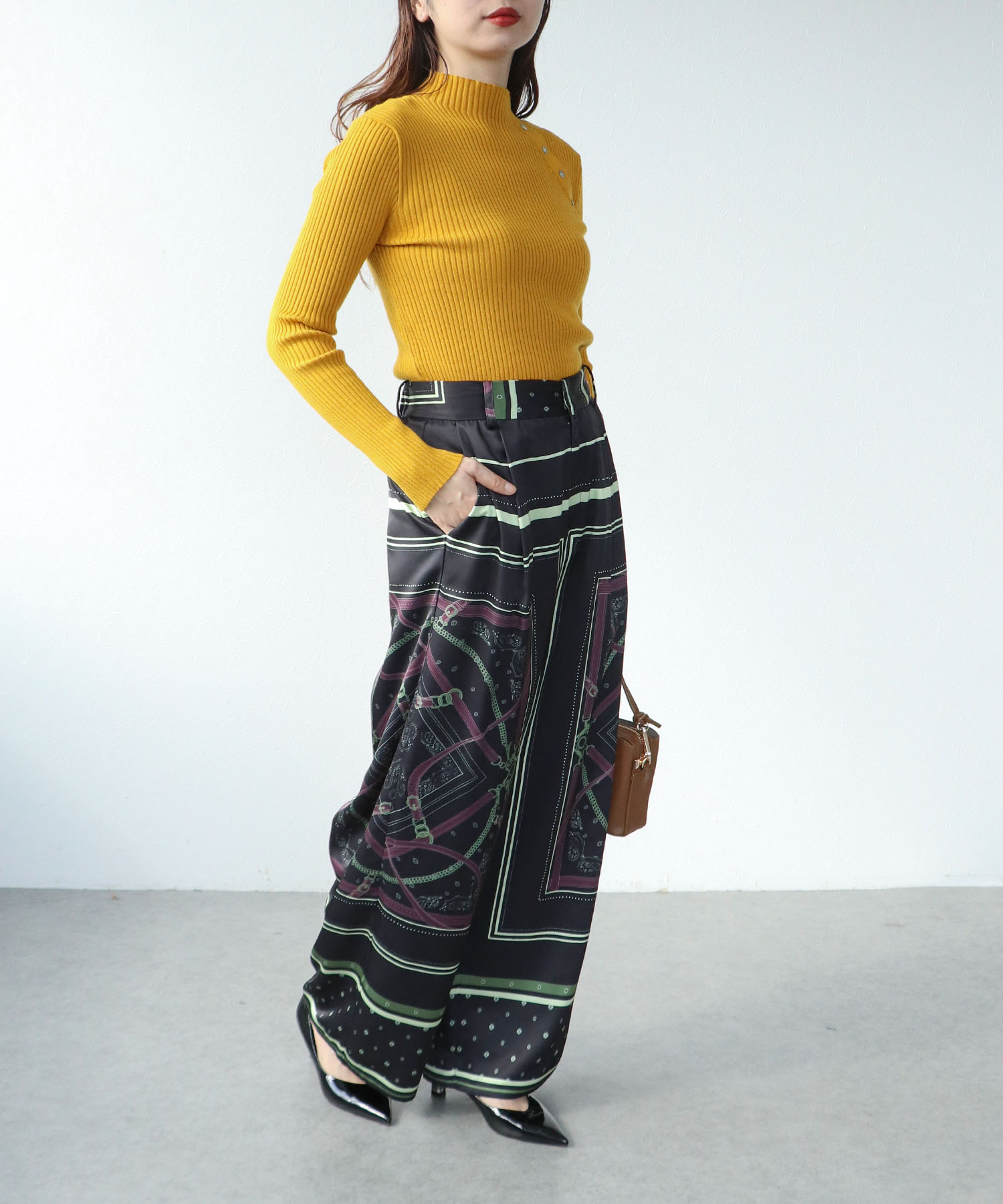 スカーフプリントパンツ