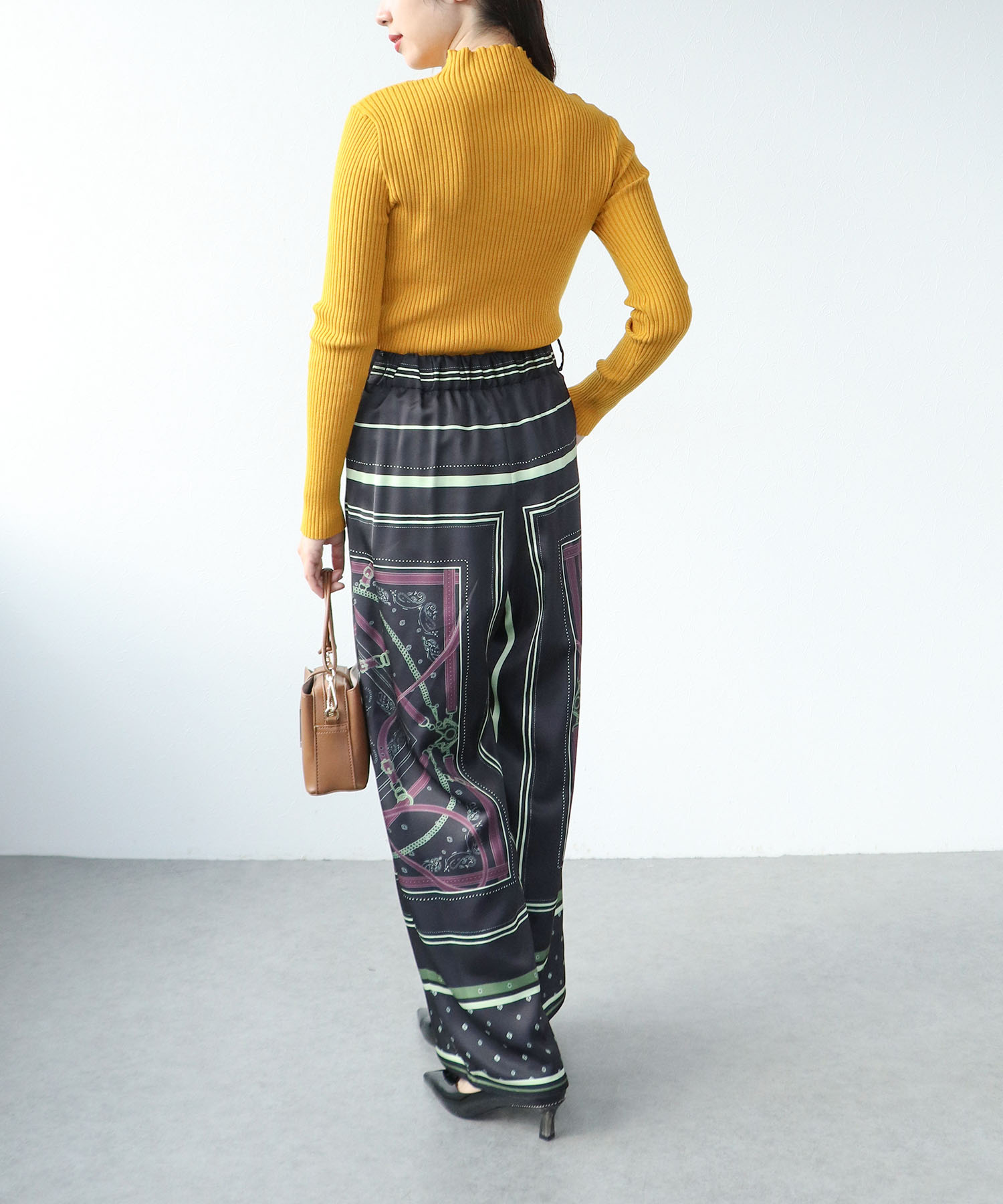 スカーフプリントパンツ