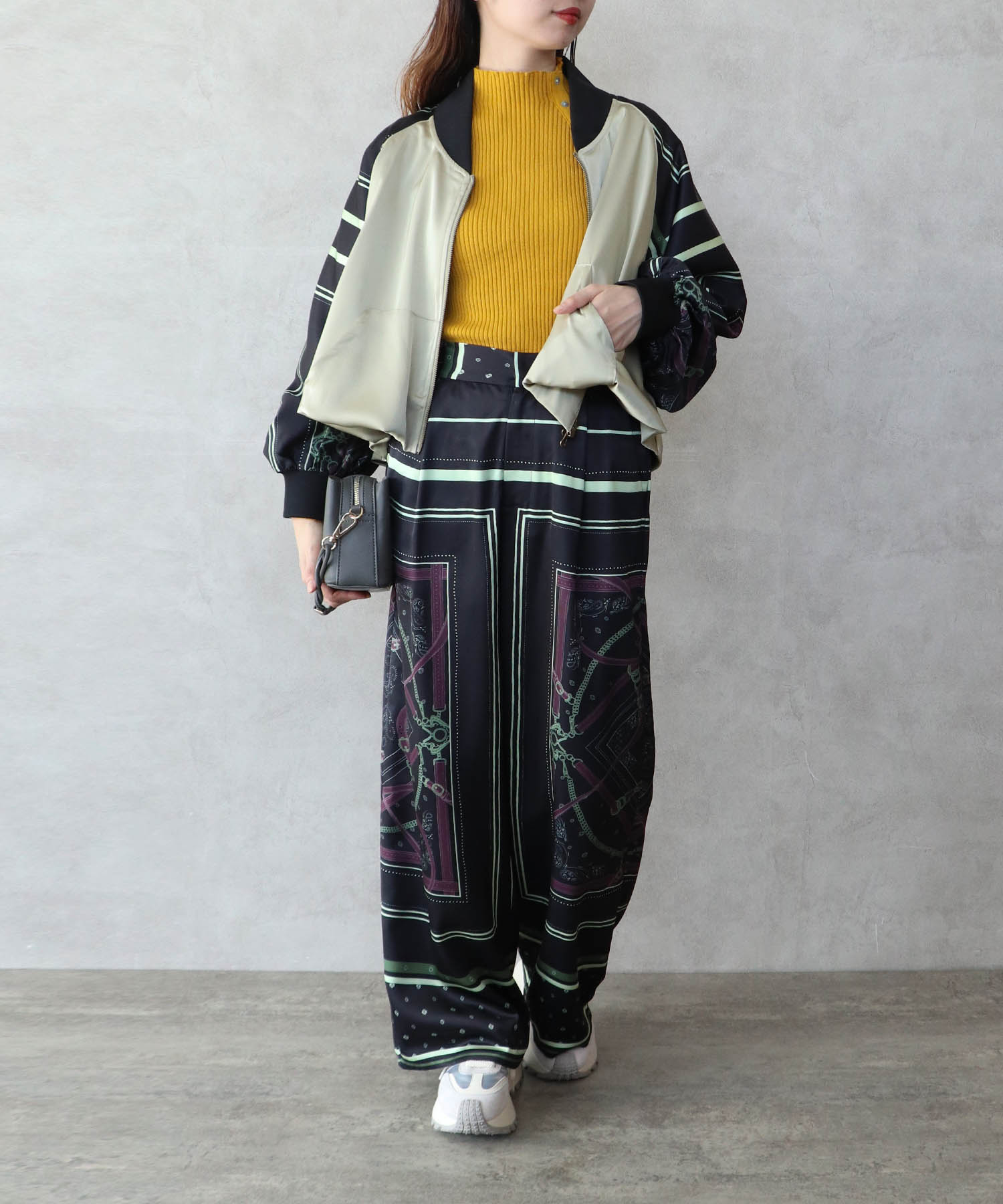 スカーフプリントパンツ