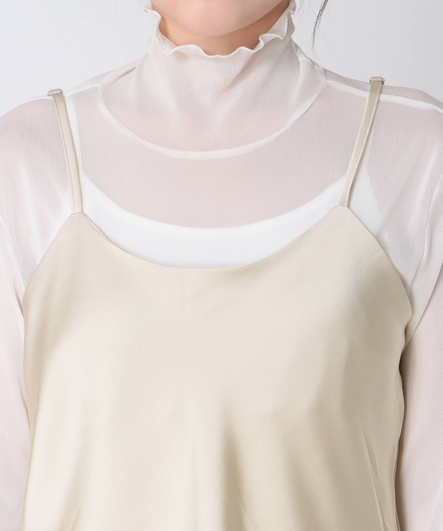 サテンキャミソール