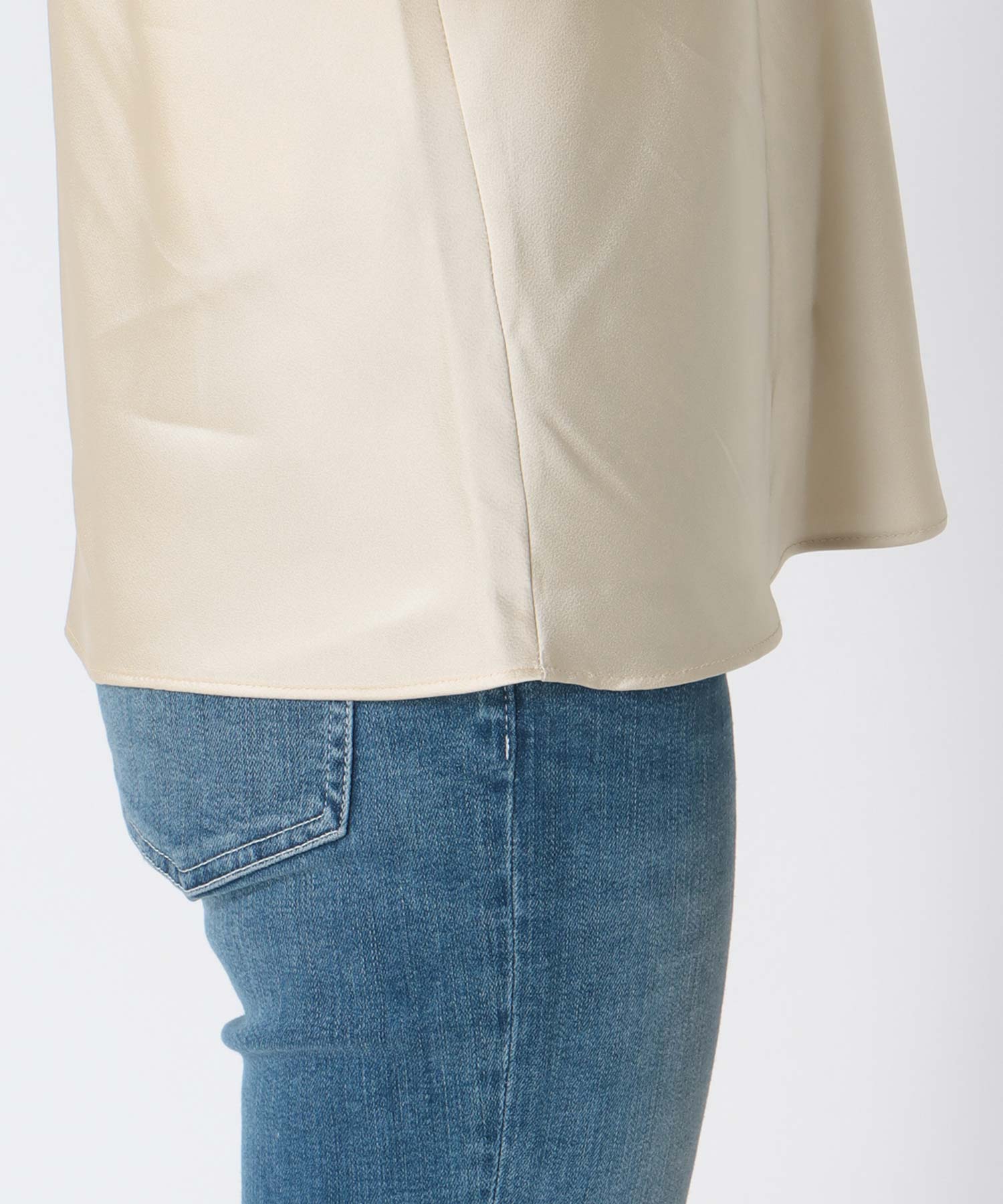 サテンキャミソール