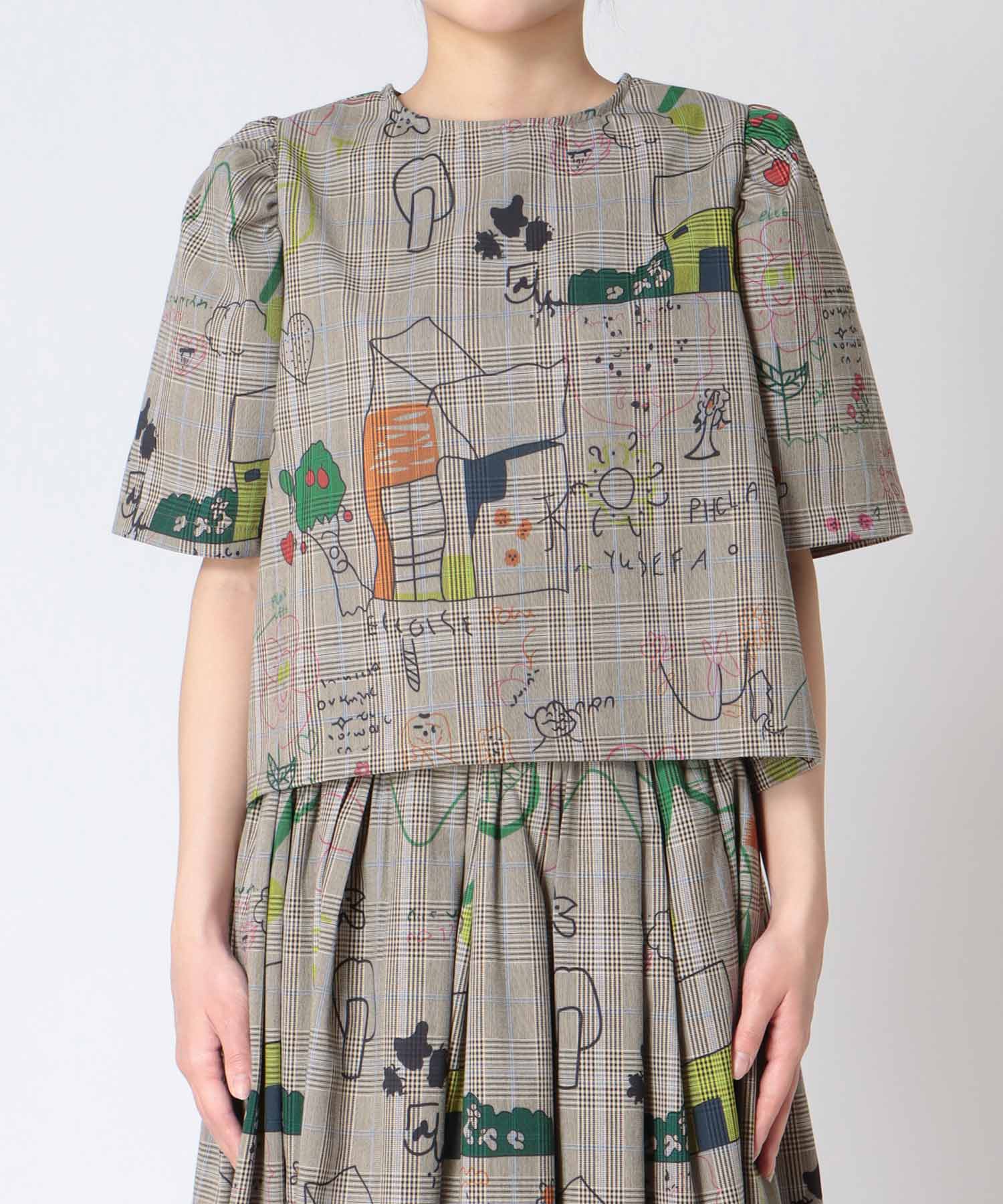 落書きプリントチェックパフトップス