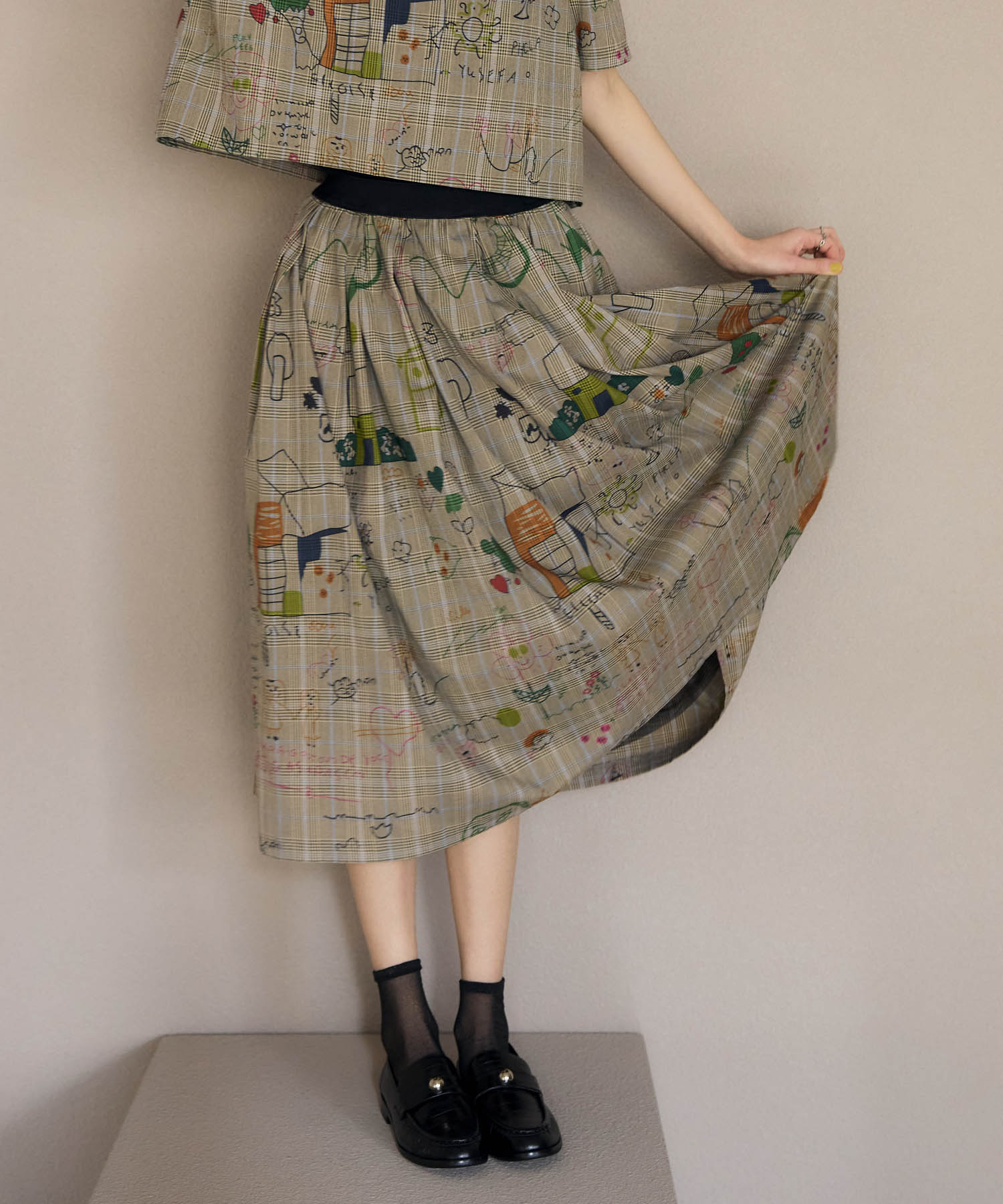 落書きプリントチェックギャザースカート
