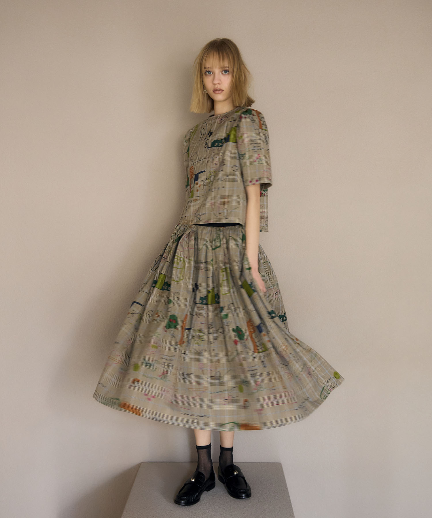 落書きプリントチェックギャザースカート