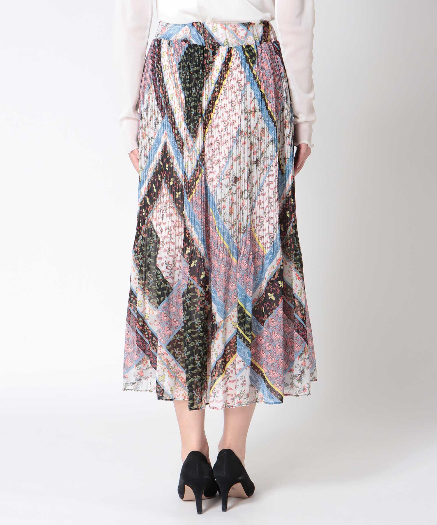 スカーフプリントプリーツスカート