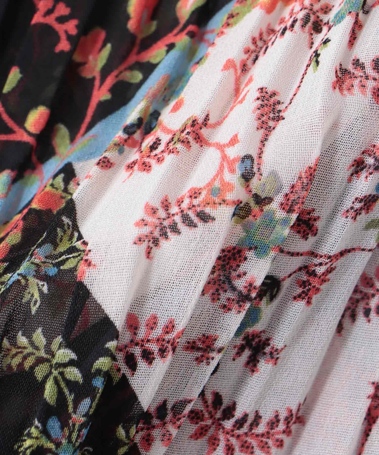 スカーフプリントプリーツスカート