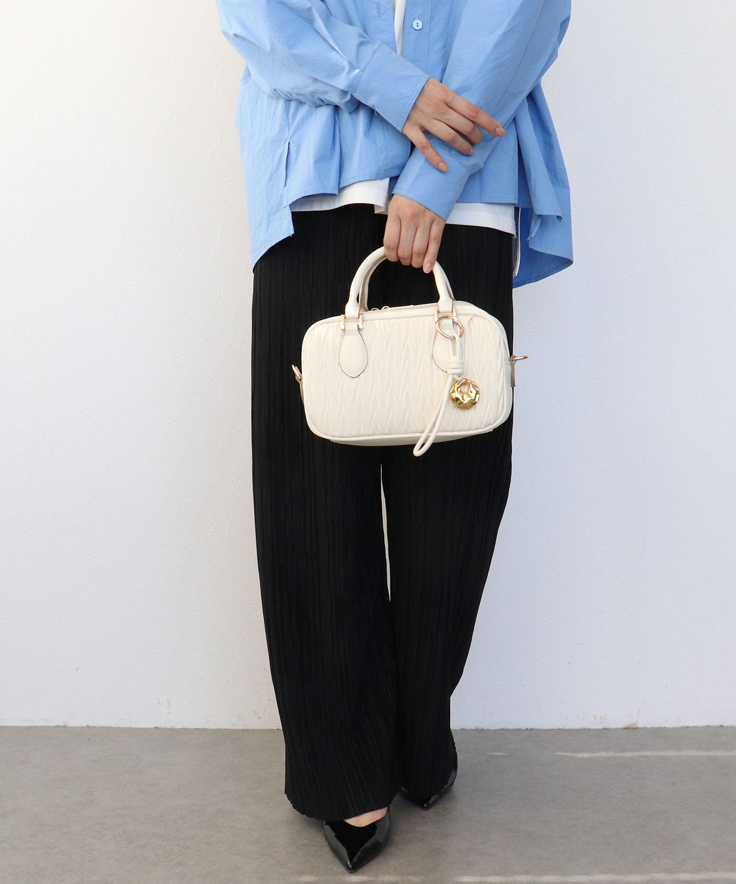 チャーム付きキルト柄ミニボストンバッグ