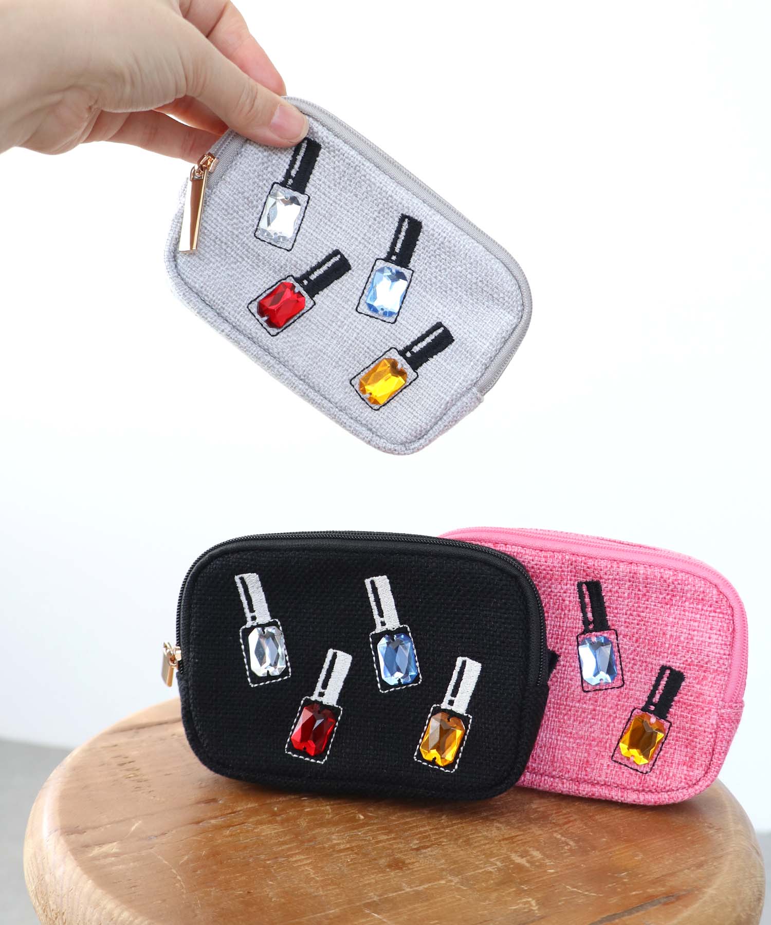 ネイルビジュー刺繍ポーチ