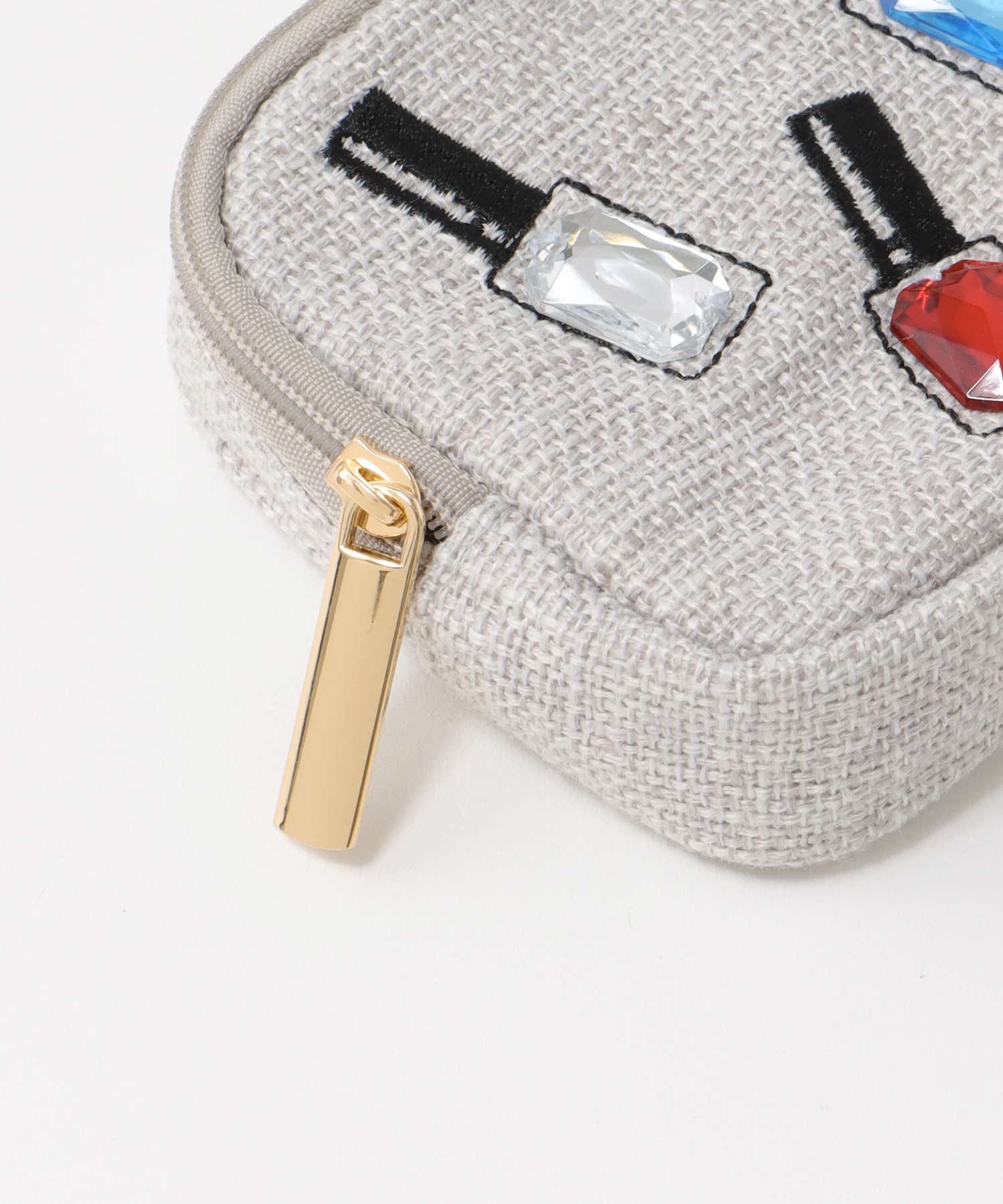 ネイルビジュー刺繍ポーチ