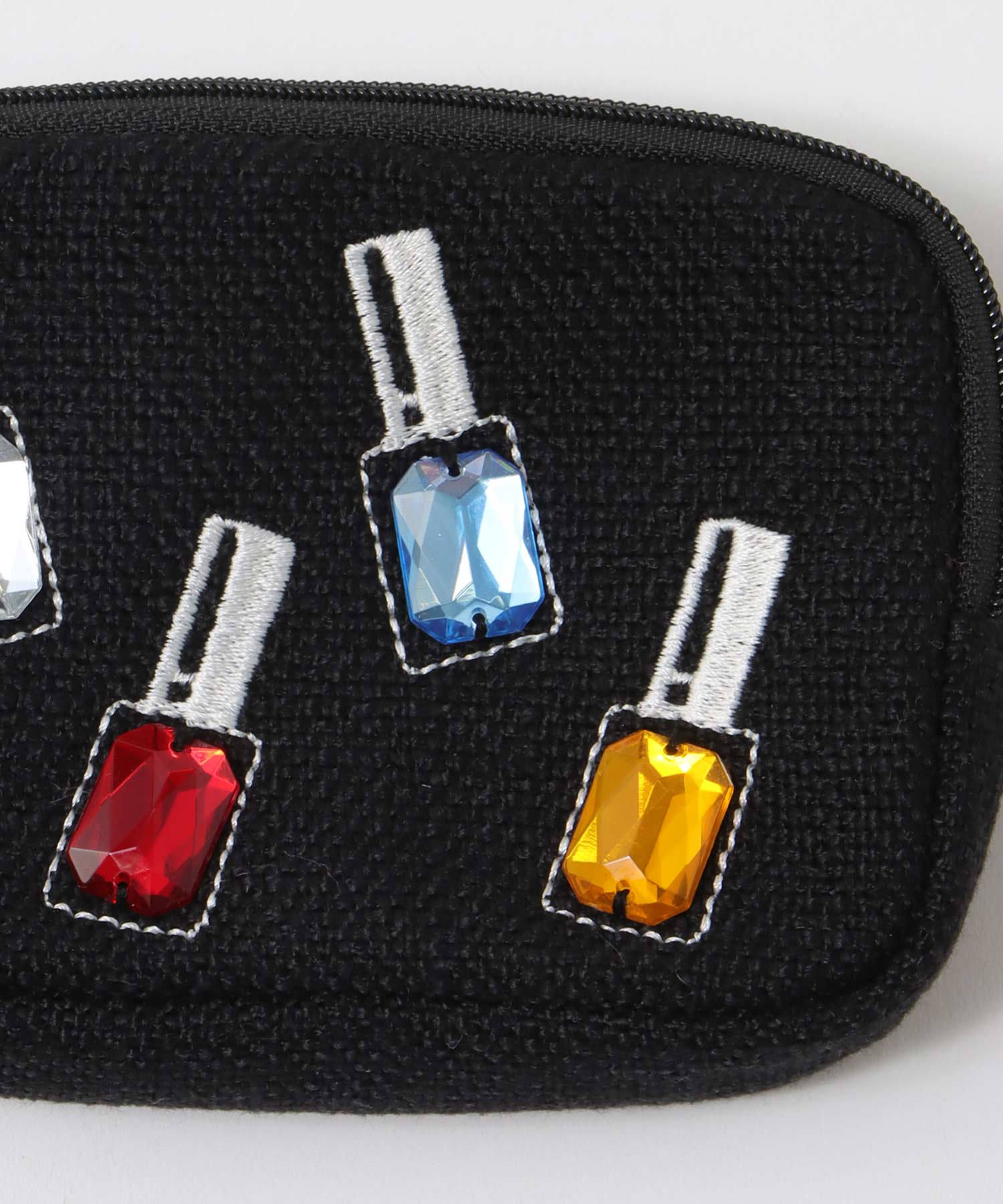 ネイルビジュー刺繍ポーチ