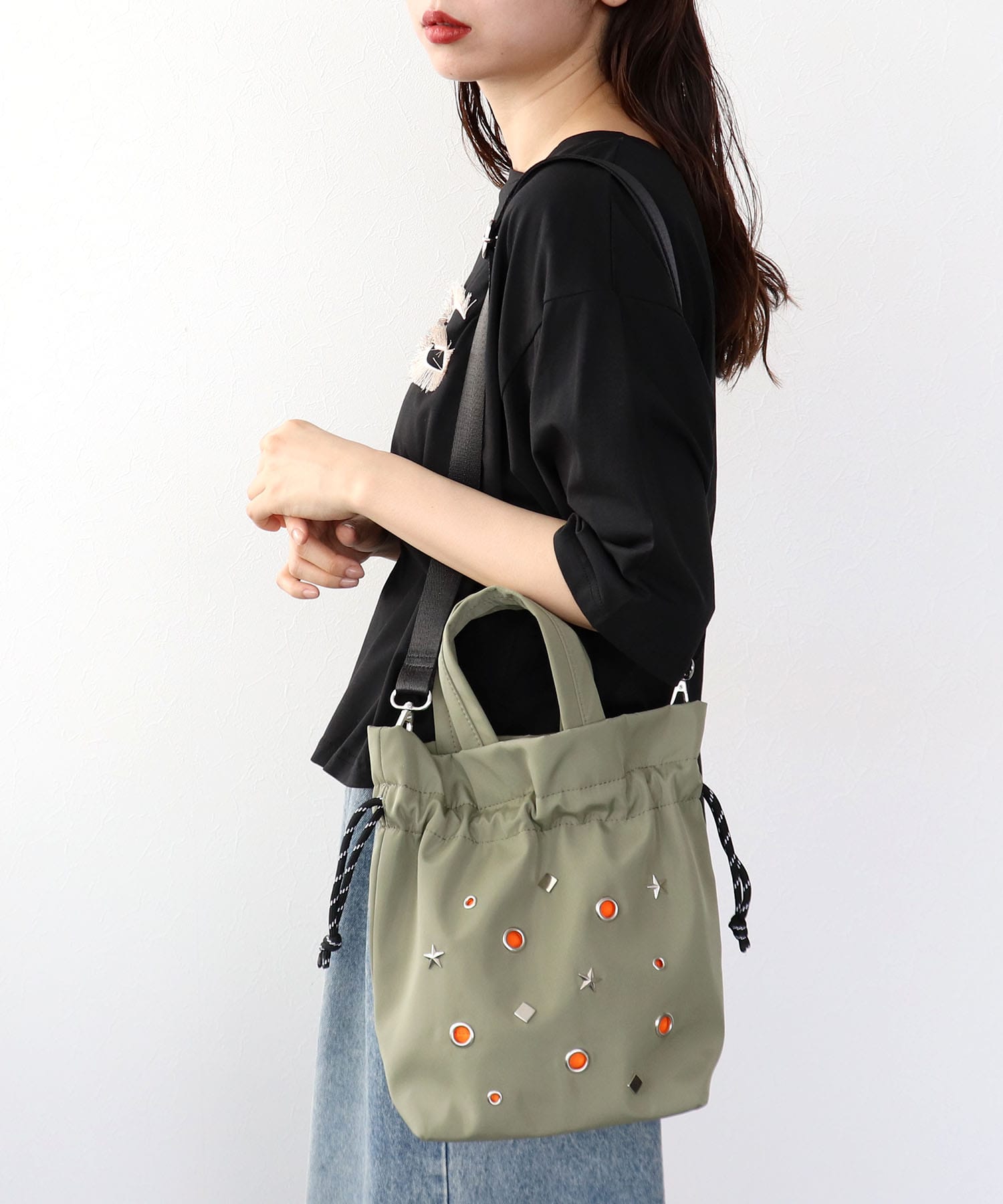 スタッズ巾着ショルダーバッグ