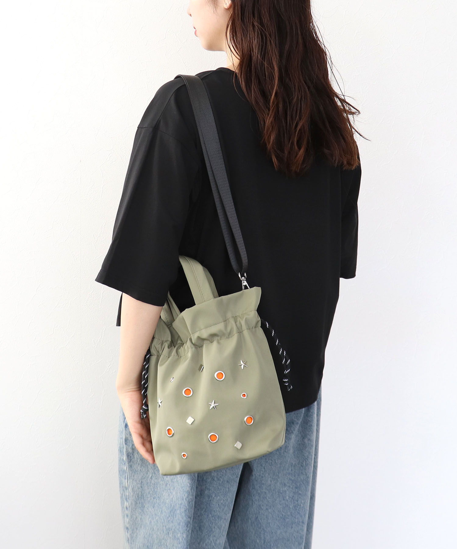 スタッズ巾着ショルダーバッグ