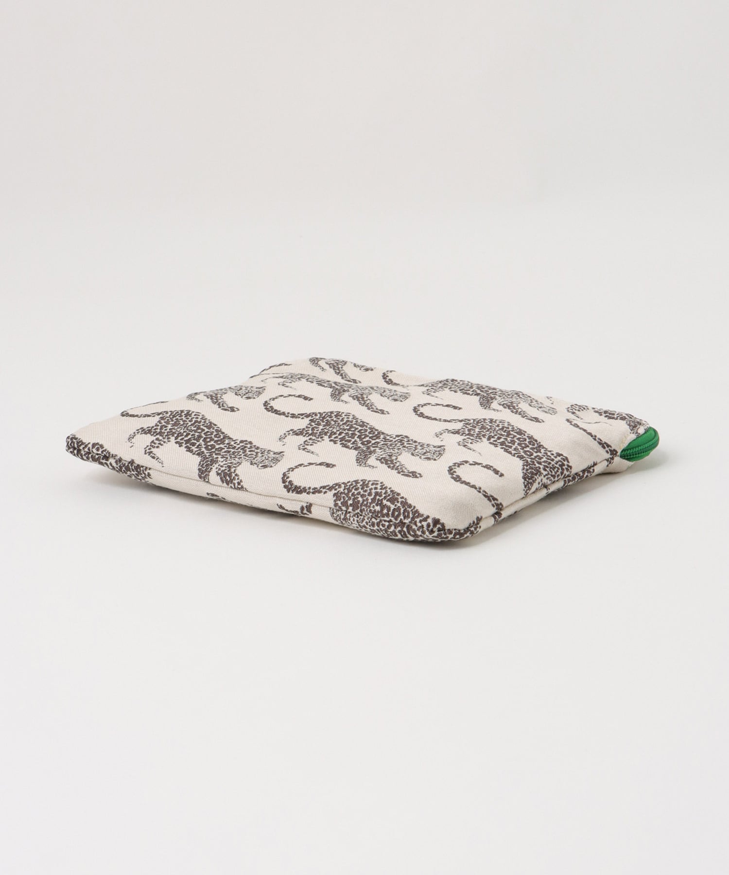 アニマルジャガードポーチ