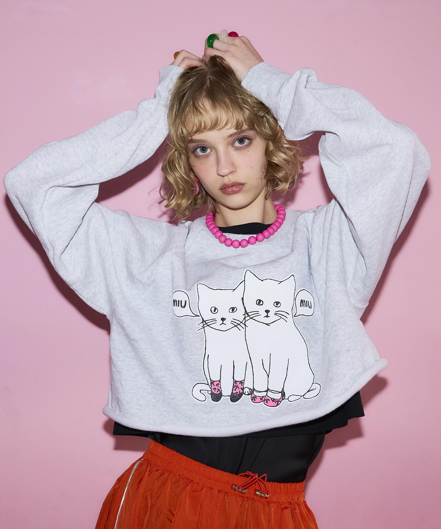 【BLACK SCORE】MIUMIU CATSクロップド丈スウェット