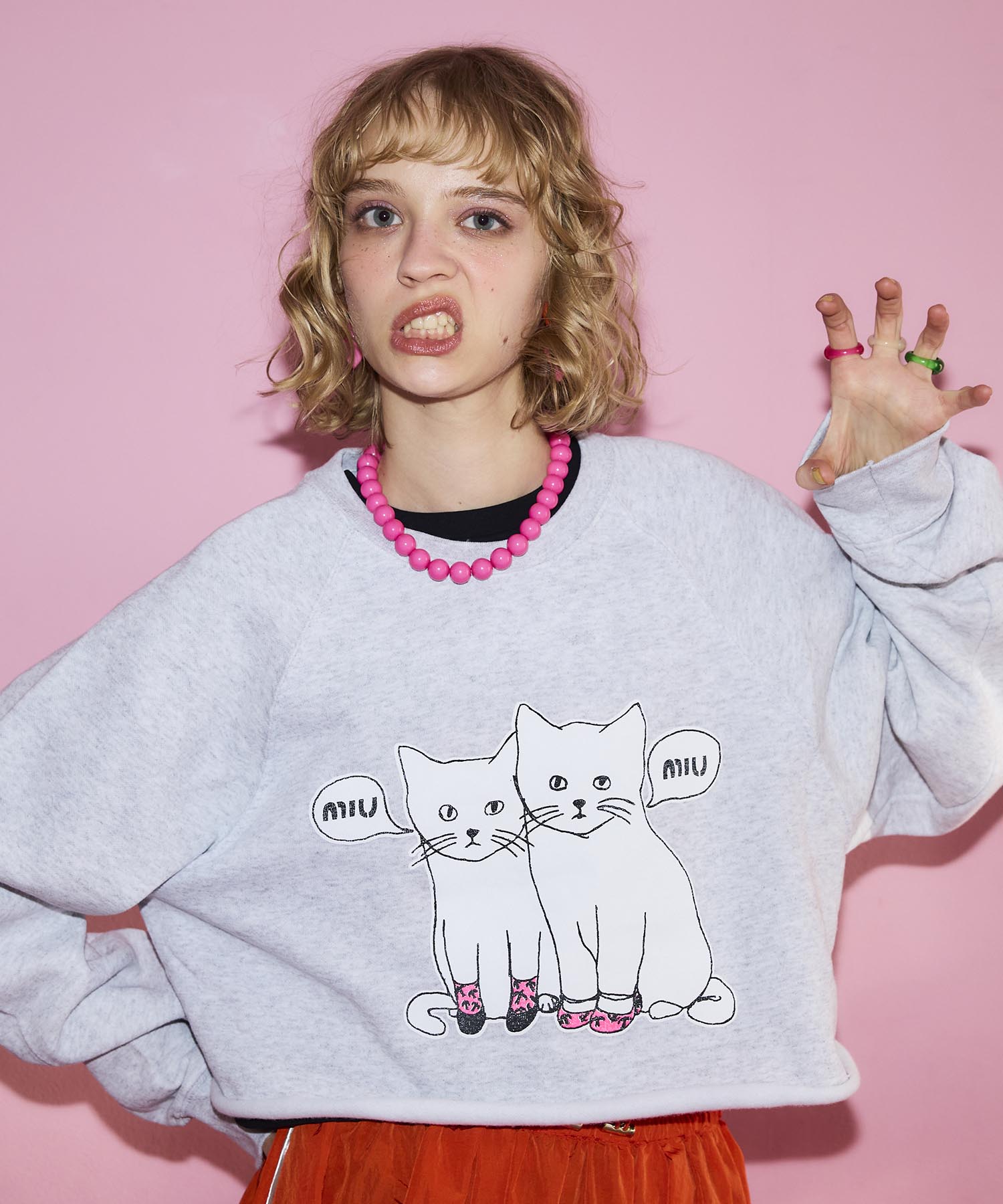 【BLACK SCORE】MIUMIU CATSクロップド丈スウェット
