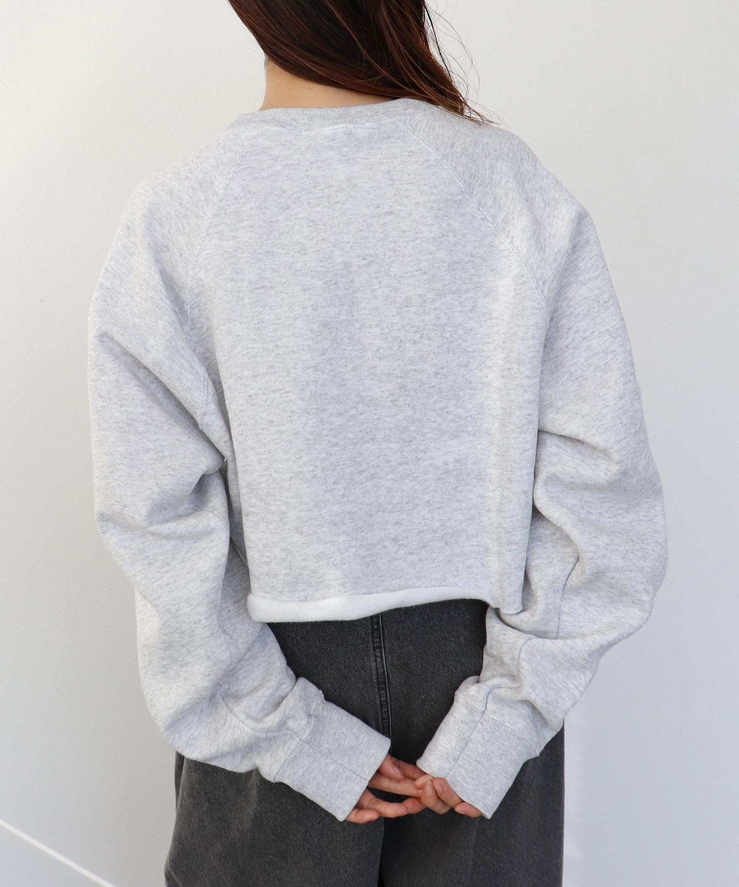 【BLACK SCORE】MIUMIU CATSクロップド丈スウェット