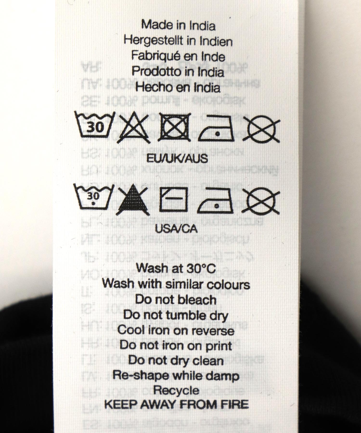 【BLACK SCORE】EMU MIU クロップドTシャツ