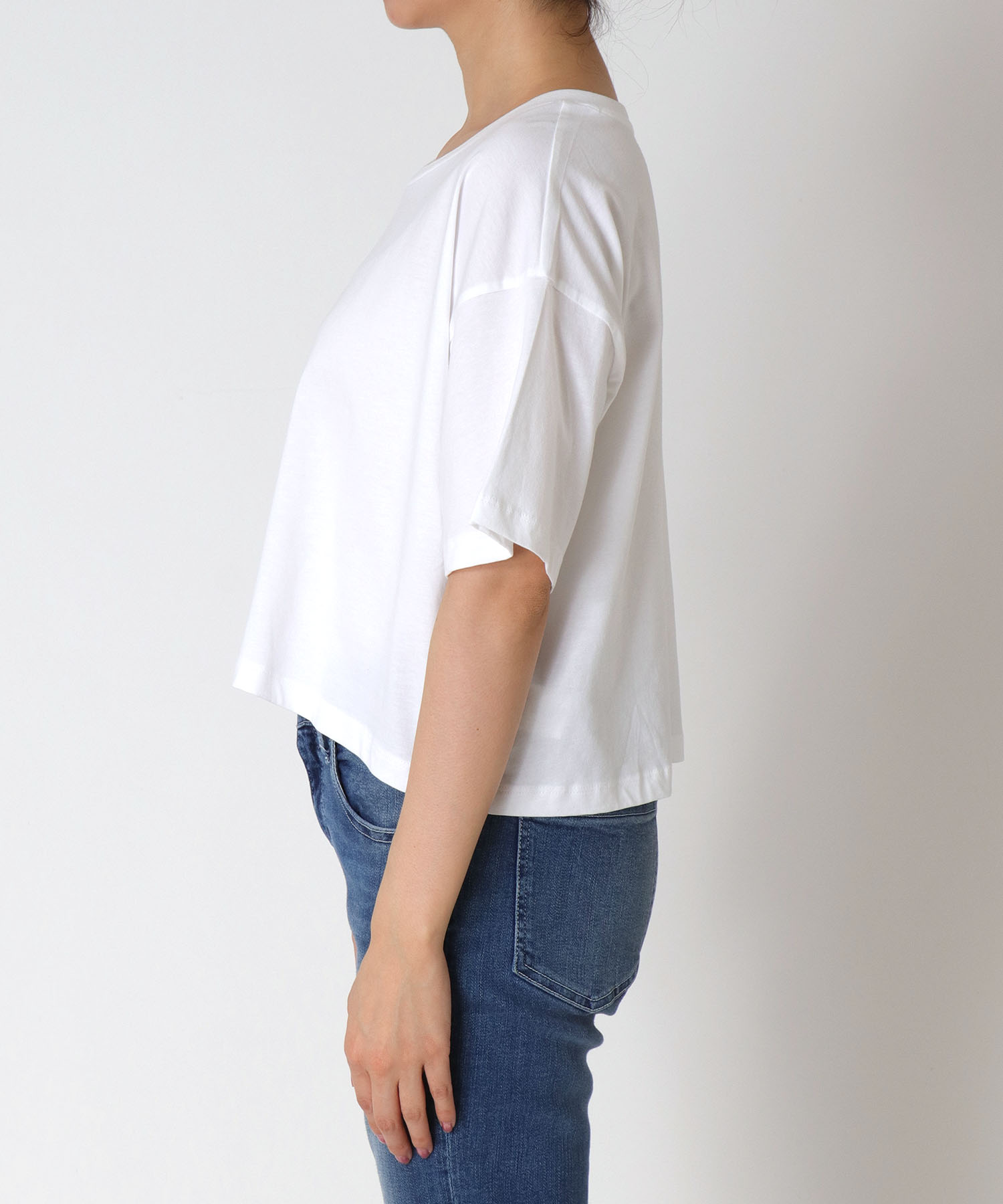 【BLACK SCORE】EMU MIU クロップドTシャツ