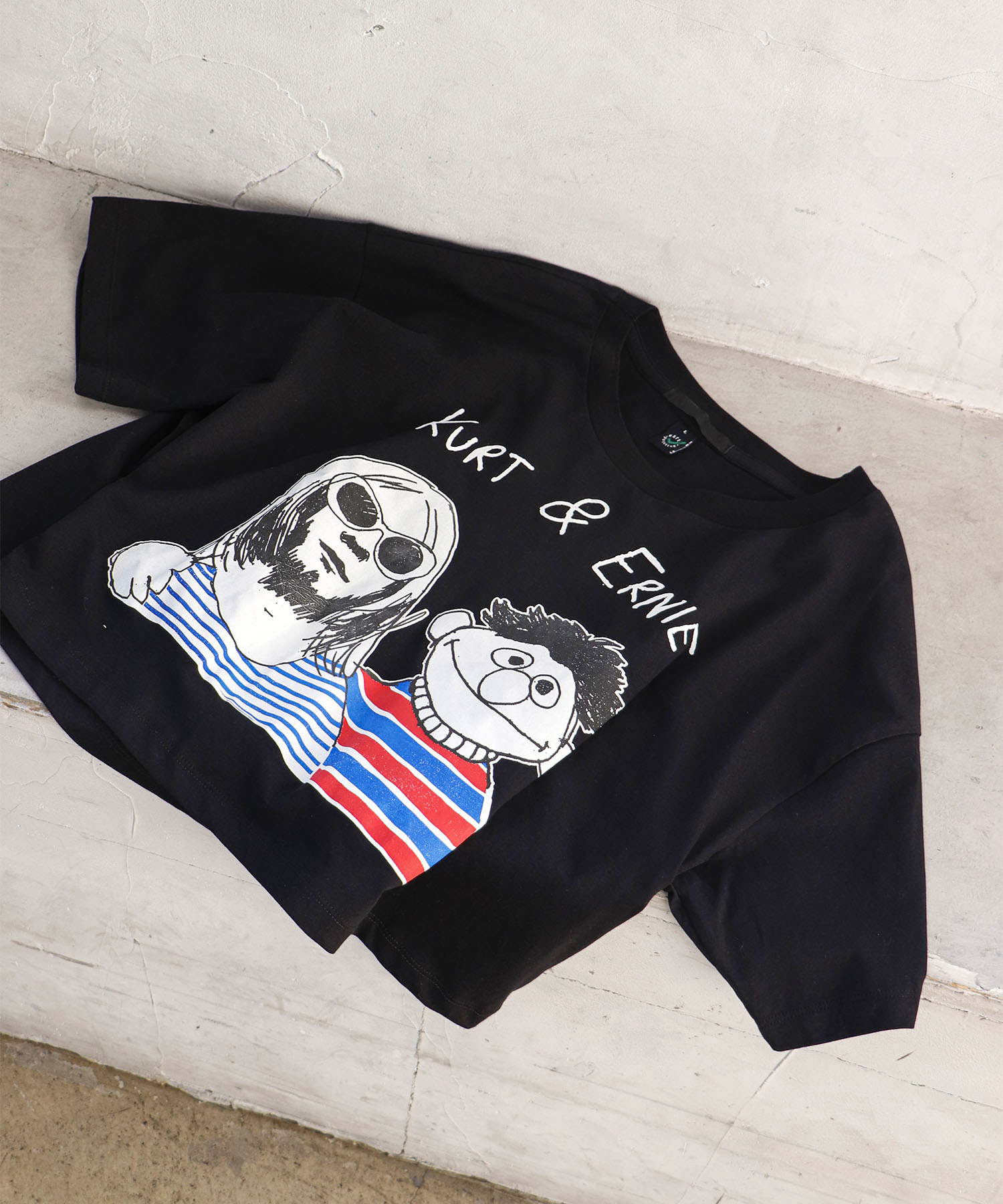 【BLACK SCORE】KURT EARNIE  クロップドTシャツ