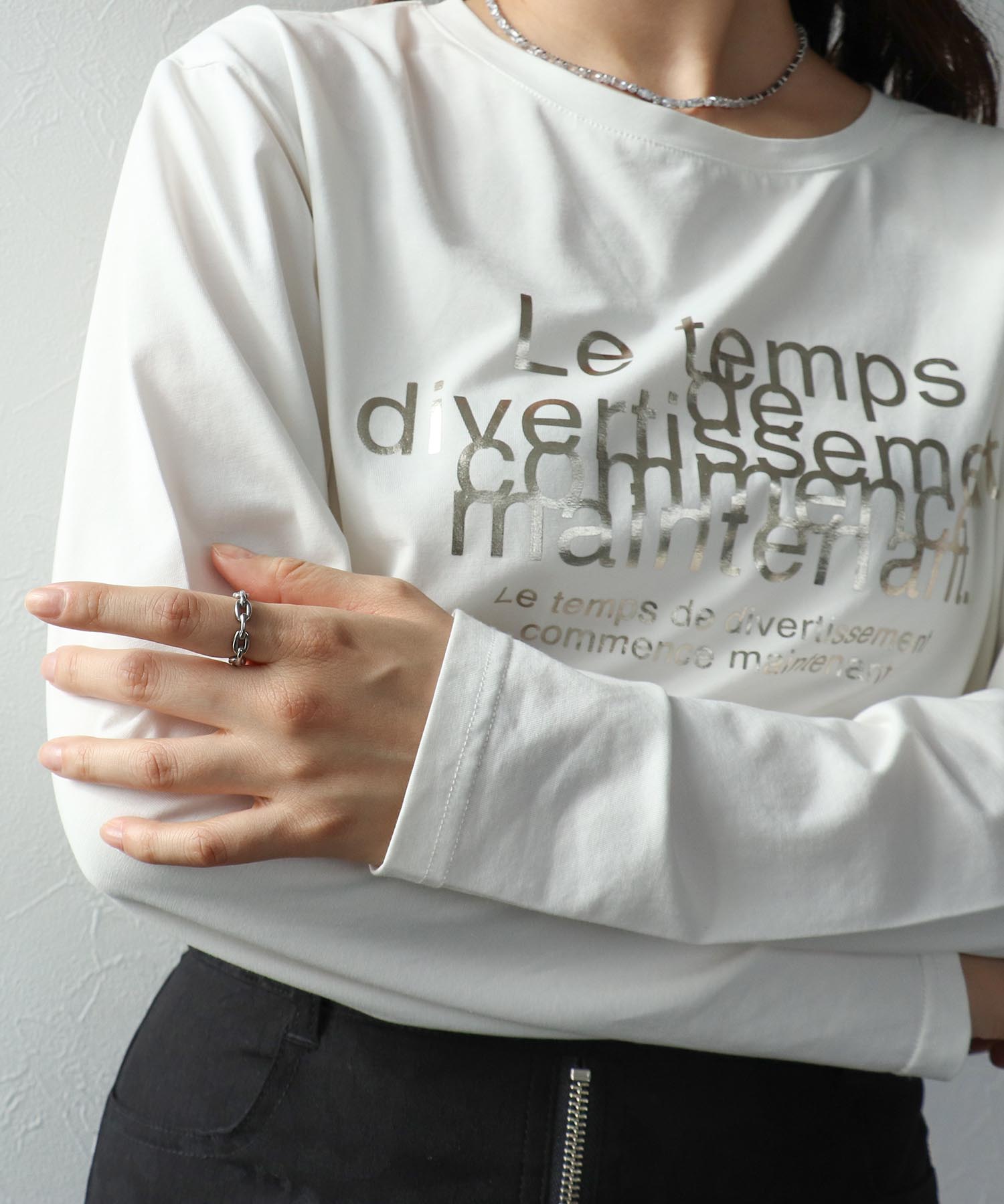 メタリックロゴ箔プリントTシャツ