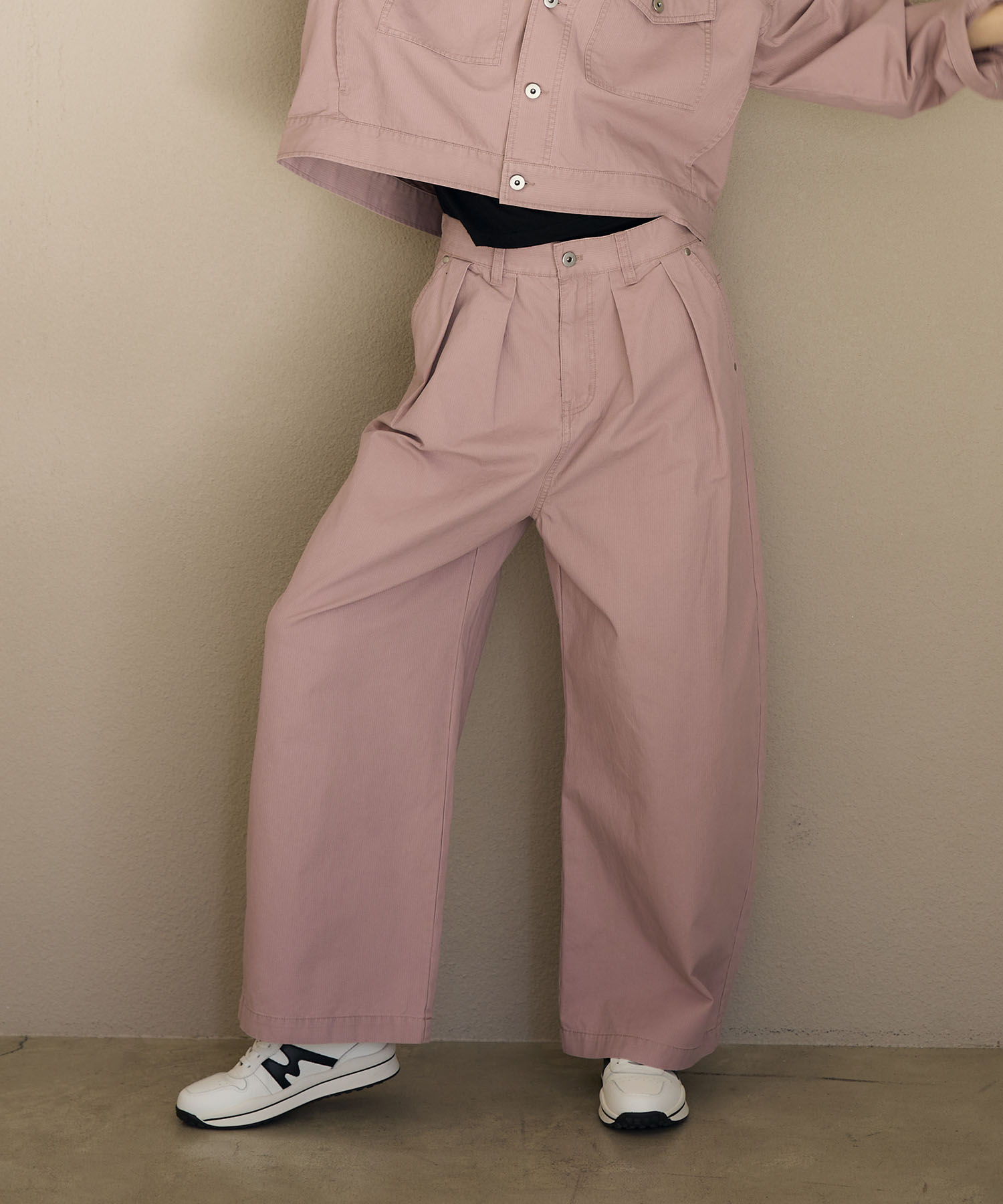 ボリュームタックワイドパンツ