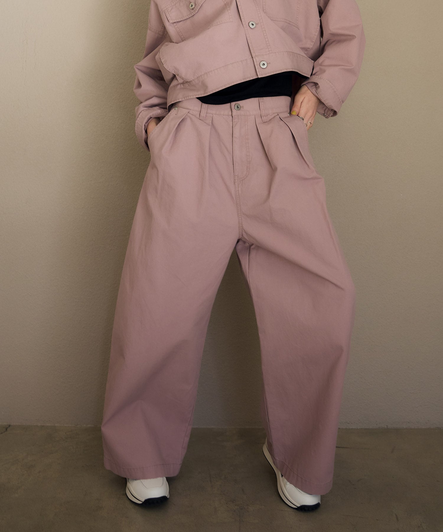 ボリュームタックワイドパンツ