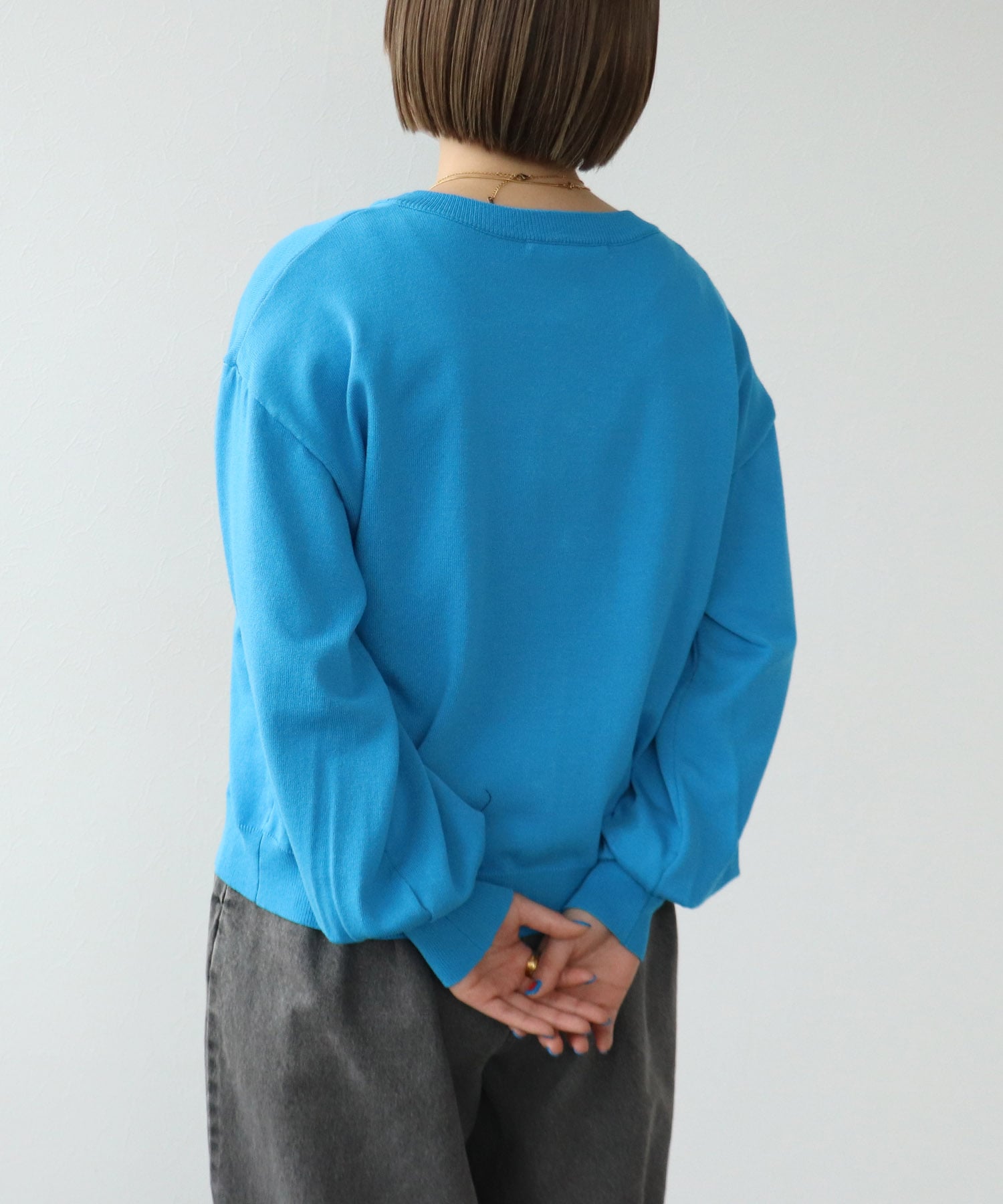 ゴールド釦クルーネックカーディガン