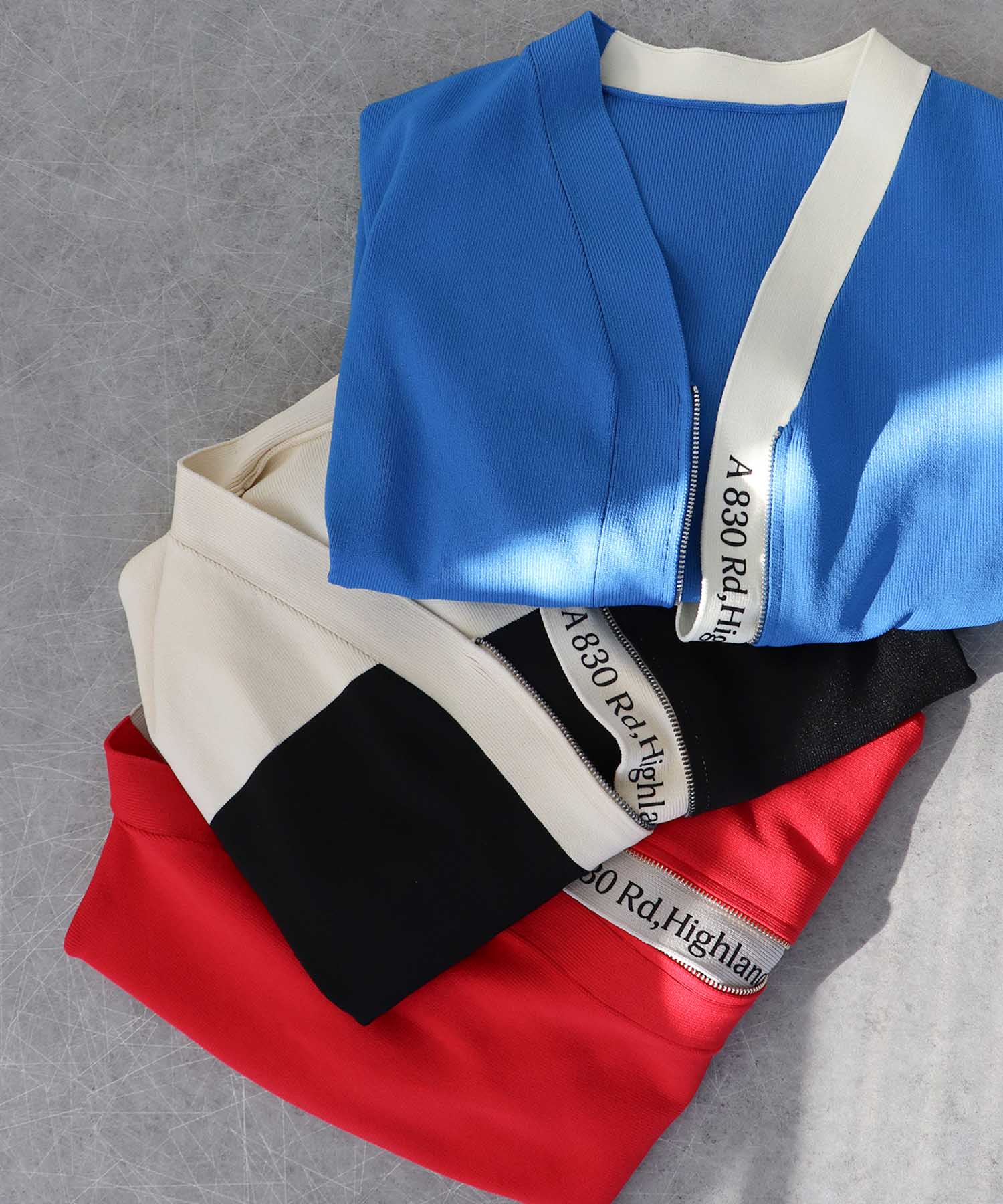 超軽量編柄ロゴZIPブルゾン