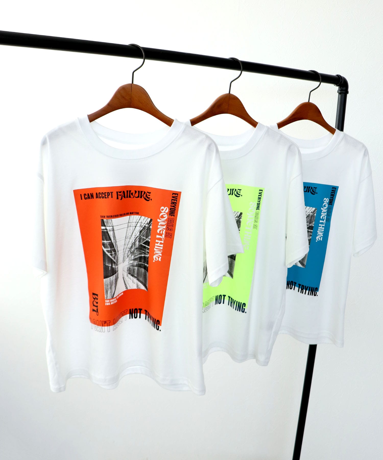 【RISLEY】カラーグラフィックＴシャツ