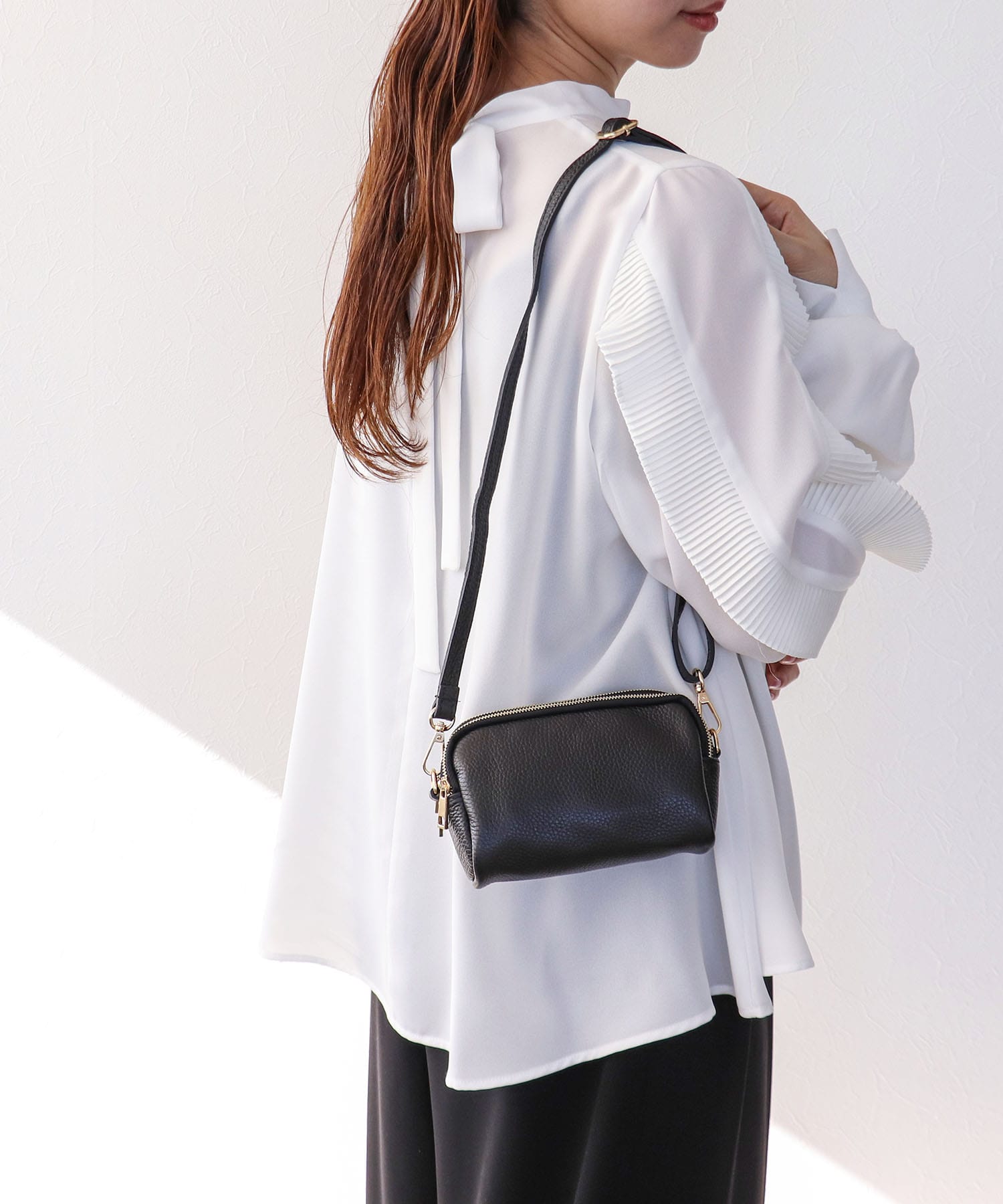 牛床革ミニショルダーバッグ