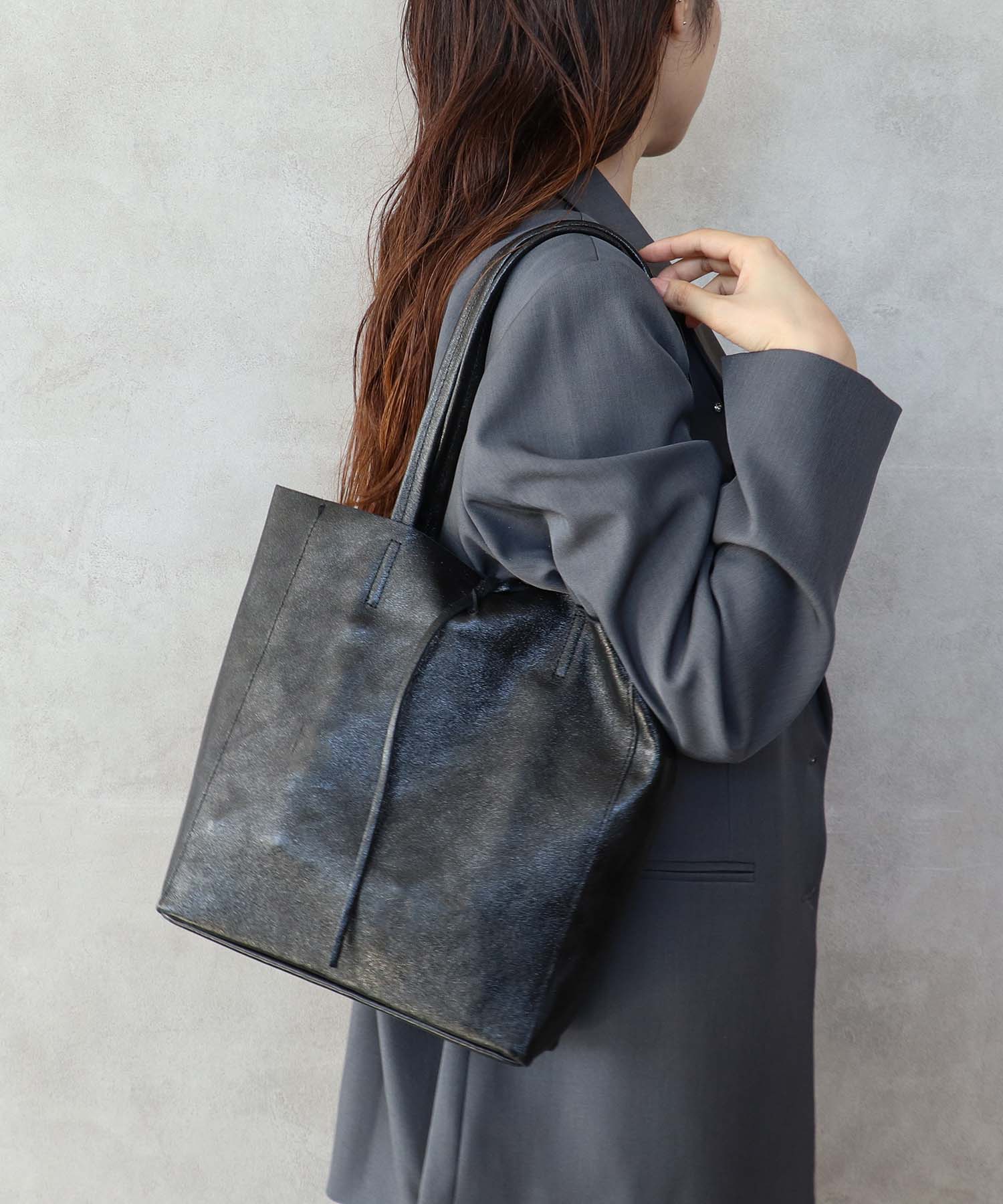 牛床革メタリックミドルトート