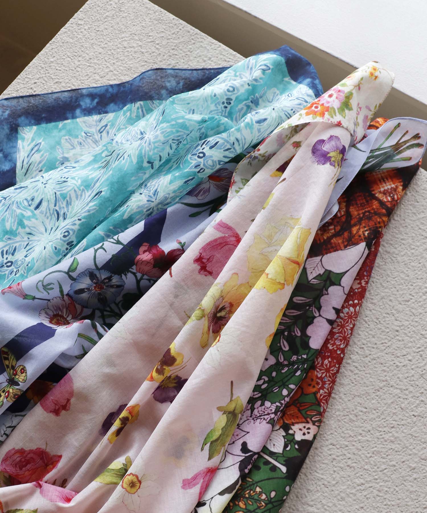 フラワーアソートプリントスカーフ