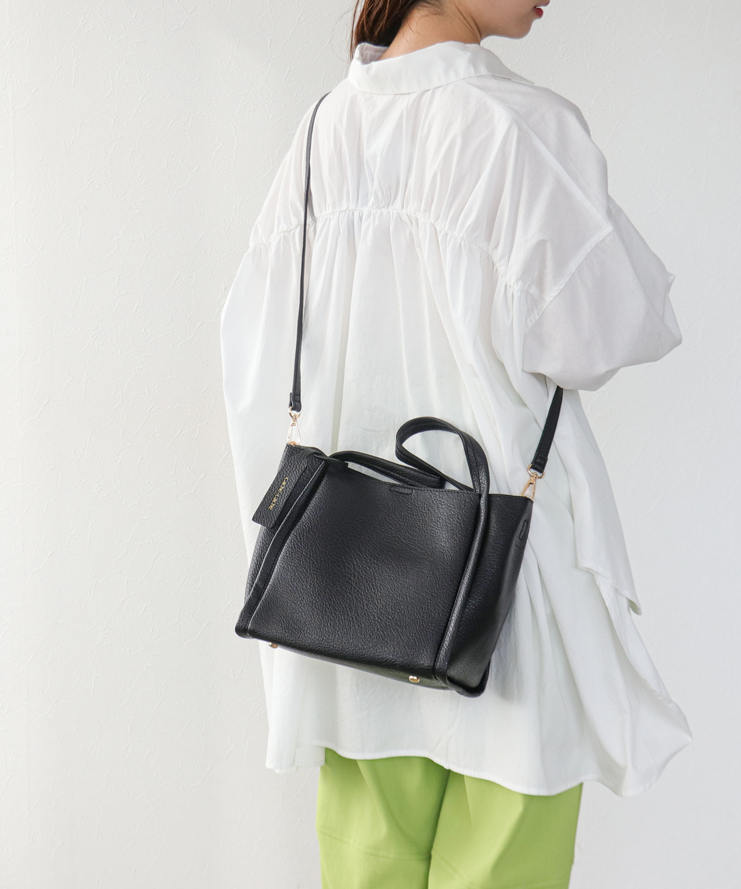 【cache cache】ミニショルダー付ソフトフェイクレザーバッグ