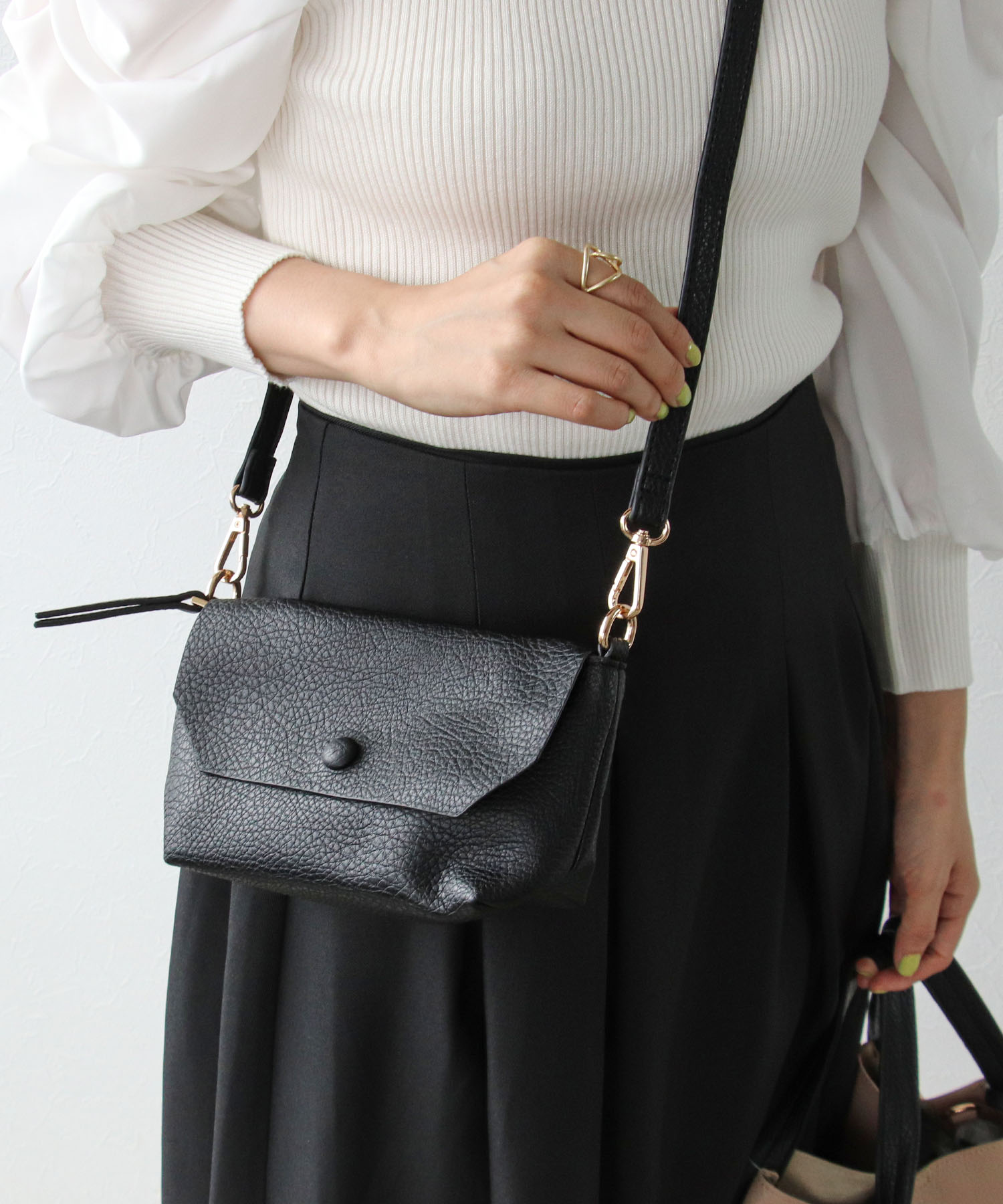 【cache cache】ミニショルダー付ソフトフェイクレザーバッグ