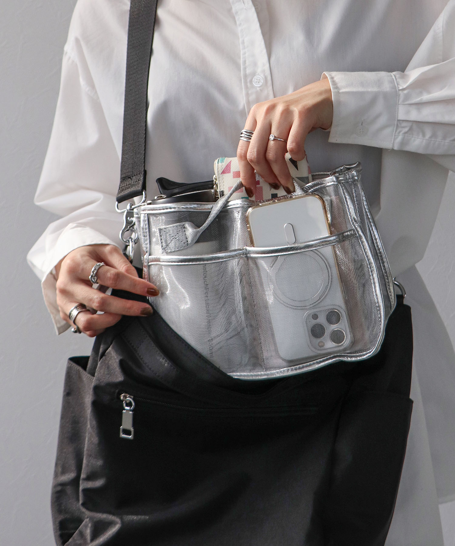 メタリックチュールバッグインバッグ
