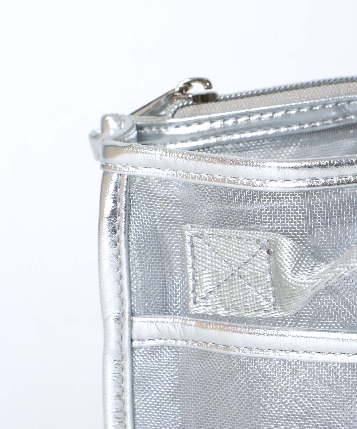 メタリックチュールバッグインバッグ