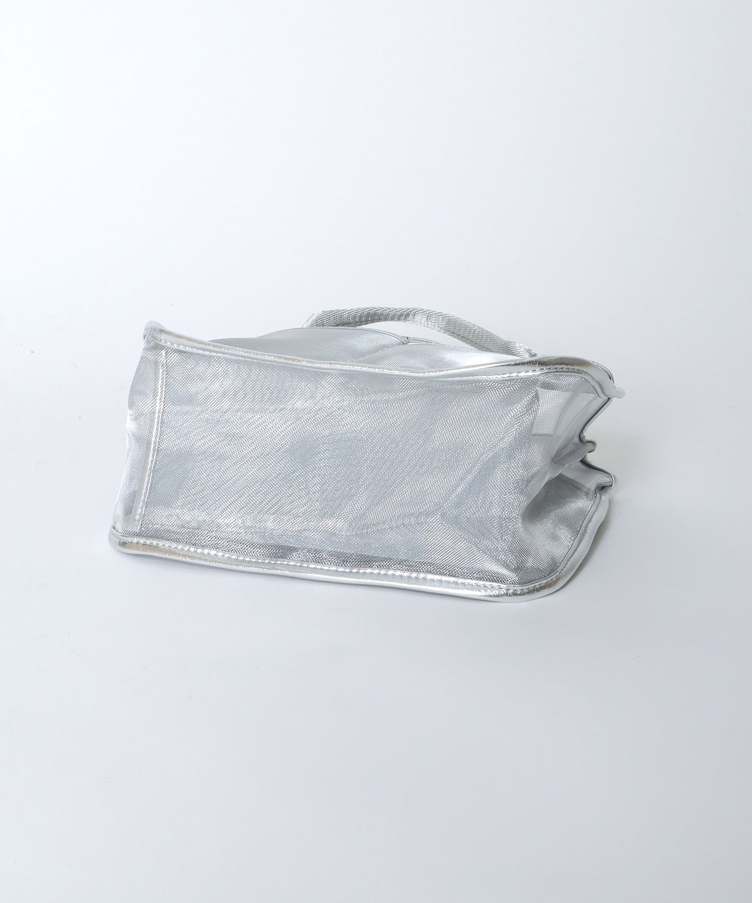メタリックチュールバッグインバッグ